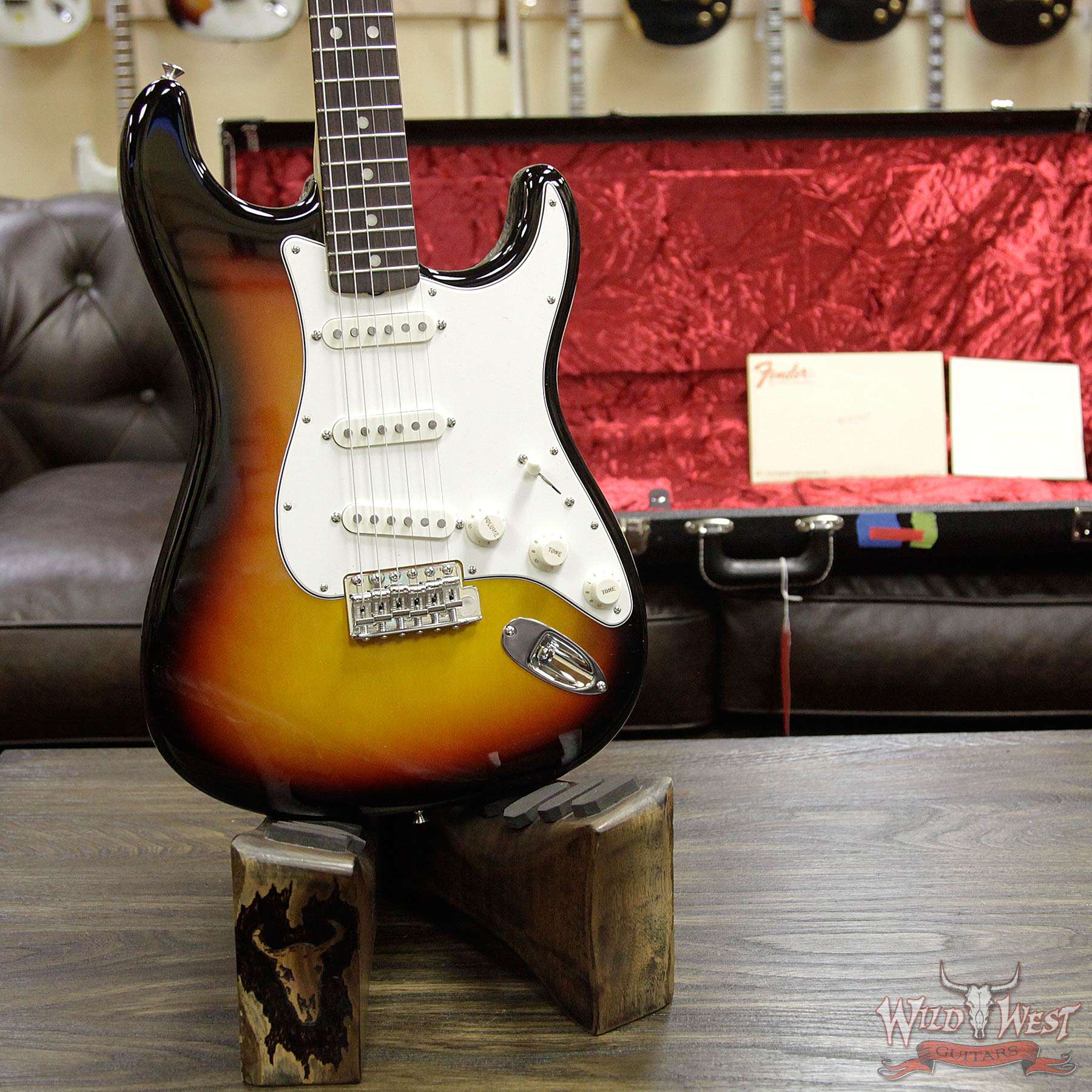 Jeg accepterer det centeret Forudsige Fender USA American Vintage `65 Stratocaster Rosewood Fretboard 3 Tone  Sunburst - Wild West Guitars