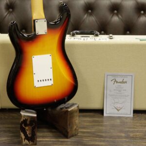 2008 Fender Custom Shop 1963 Stratocaster Relic Rosewood Fingerboard 3 Tone Sunburst - Image 10