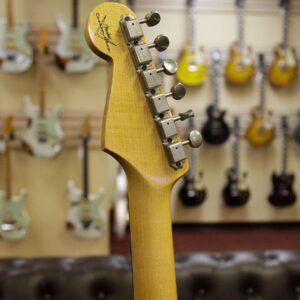 2008 Fender Custom Shop 1963 Stratocaster Relic Rosewood Fingerboard 3 Tone Sunburst - Image 6