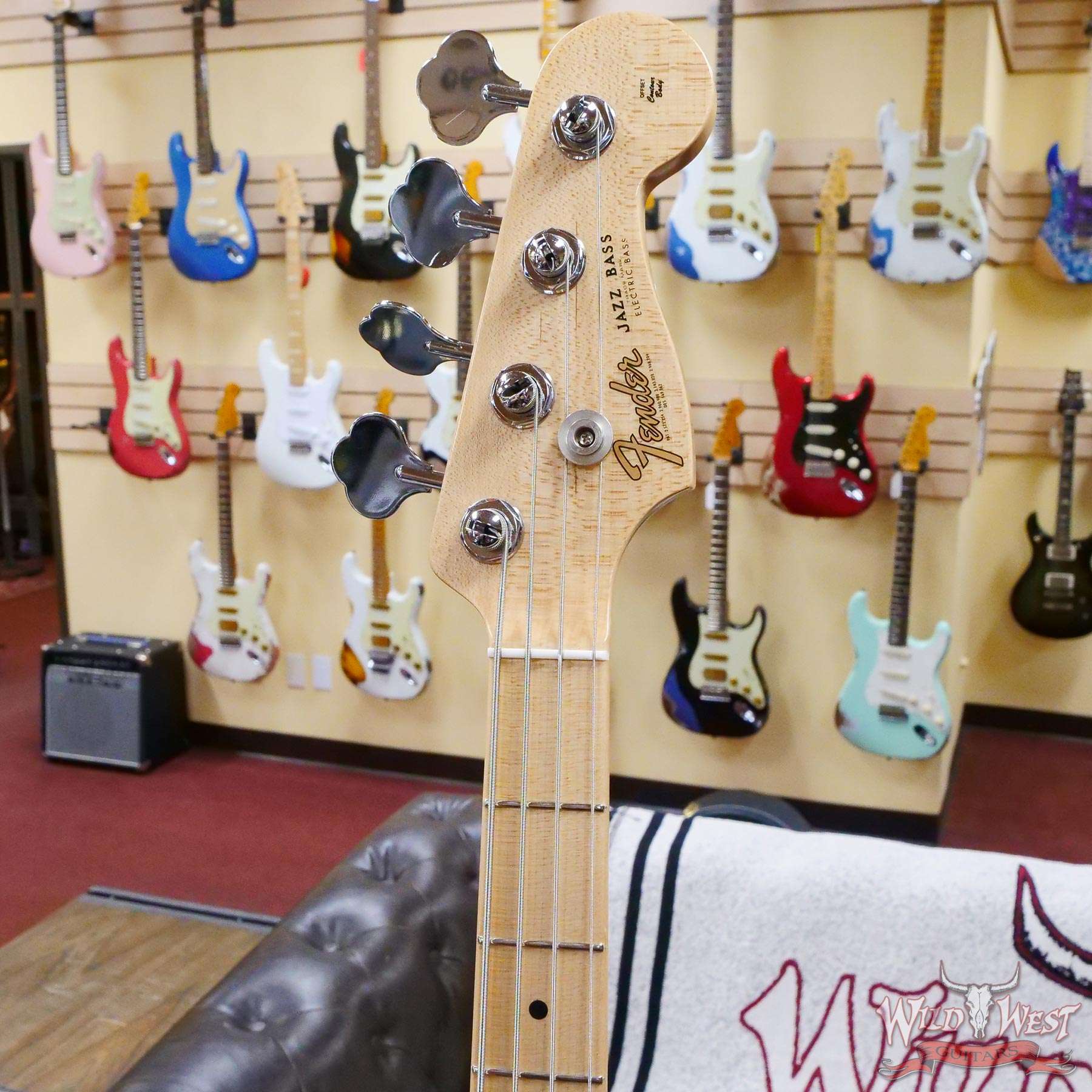 2019-fendercs-mbjs-cz541031-d2__wwg.jpg 2019 Fender Custom Shop Jason Smith Masterbuilt Jazz Bass Arctic White - Image 7