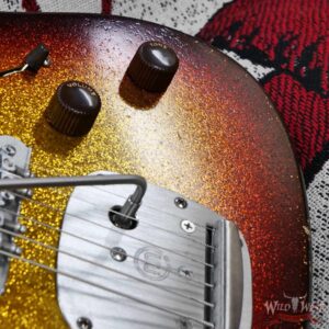 Castedosa Guitars Conchers Baritone 27’’ Aged 3 Tone Sunburst Sparkle Built & Relic by Carlos Lopez 8.65 lbs - Image 10