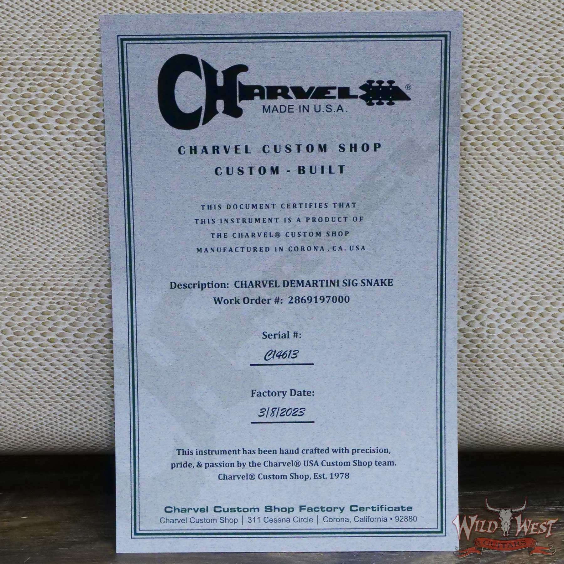 charvelcs-demartini-c14613-d7__wwg.jpg Charvel Custom Shop USA Warren DeMartini Signature Snake SH Floyd Rose Maple Neck Snakeskin Graphic - Image 12