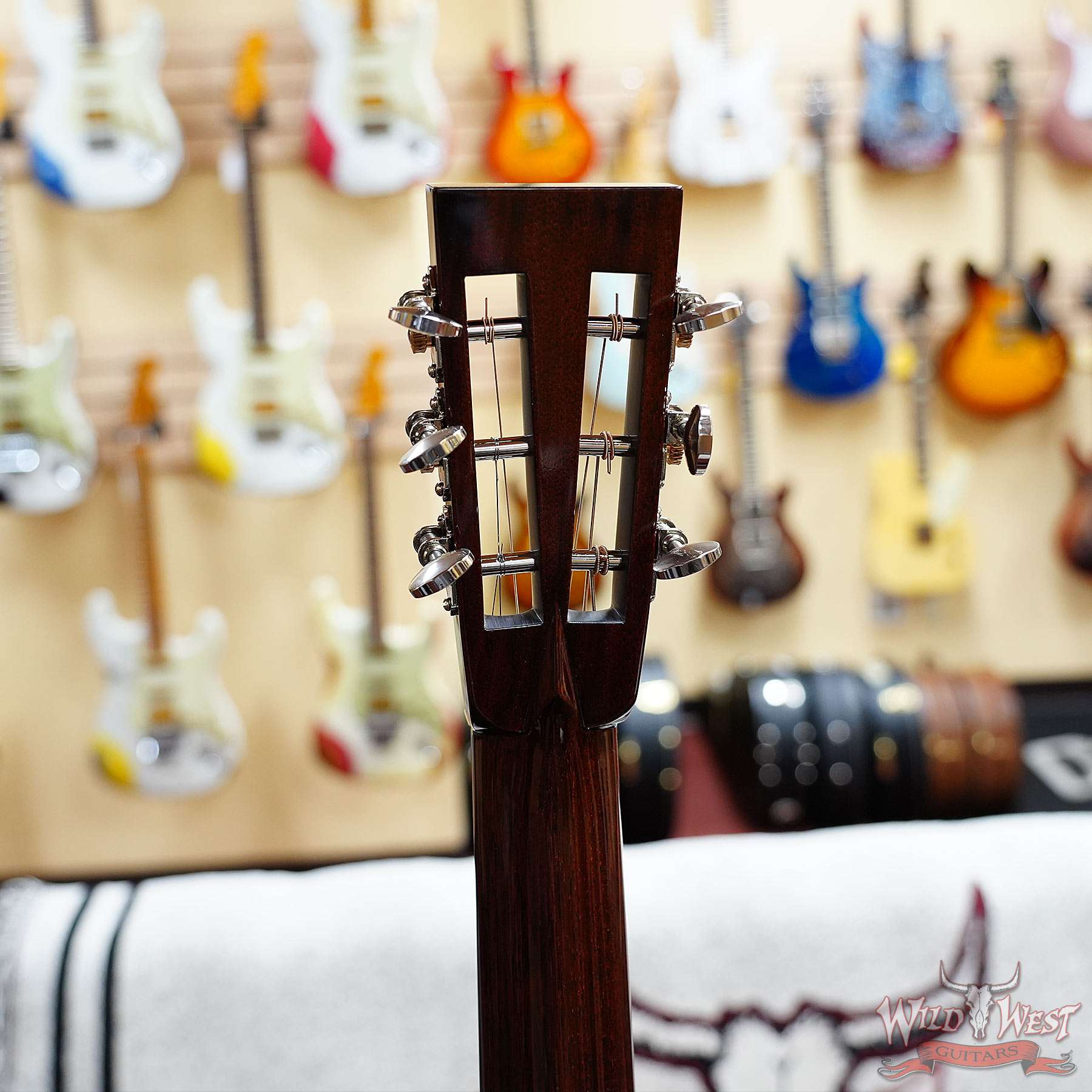 collings-0002-34765-d3__wwg.jpg Collings 000 Series 0002H Sitka Spruce Top East Indian Rosewood Back & Sides Natural 4.10 LBS - Image 10