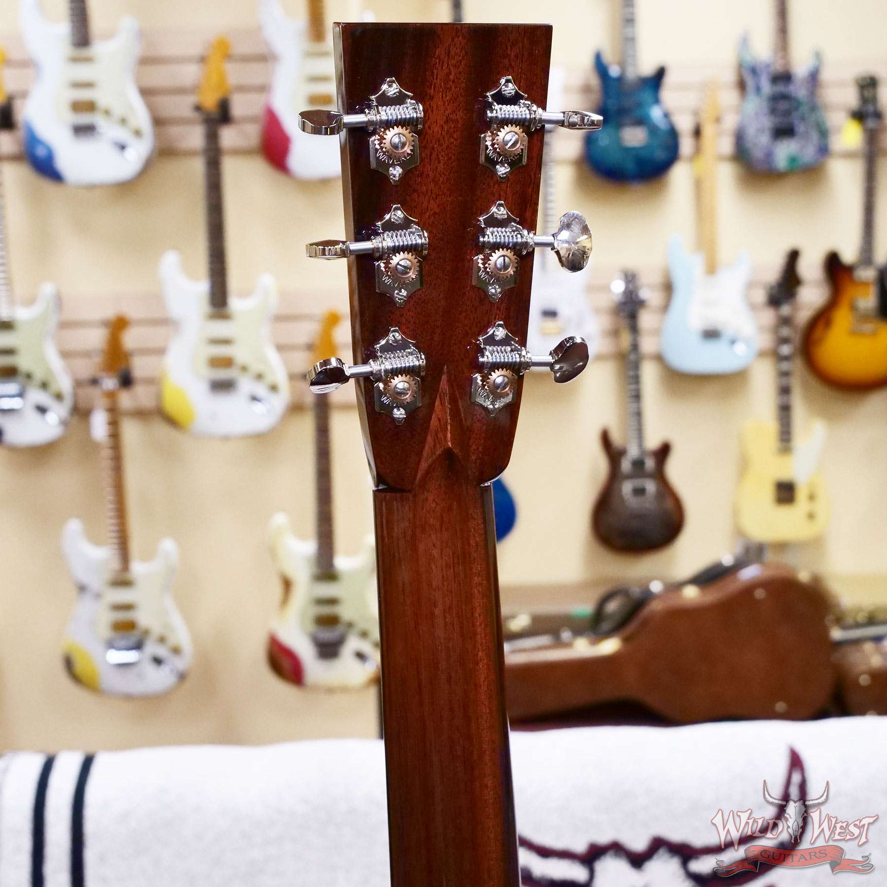 collings-33988-d5__wwg.jpg Collings D Serise Dreadnought D2H Sitka Spruce Top East Indian Rosewood Back & Sides 42 Style Snowflake Inlays Natural 4.75 LBS - Image 10