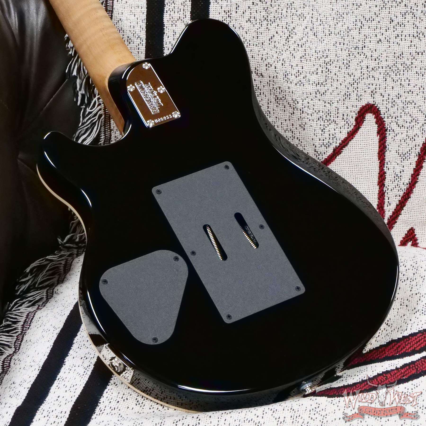 ebmm-h05933-d6__wwg.jpg Ernie Ball Music Man Axis Double Locking Tremolo DiMarzio HH Pickups Flame Maple Top Ollalieberry 7.10 LBS - Image 11