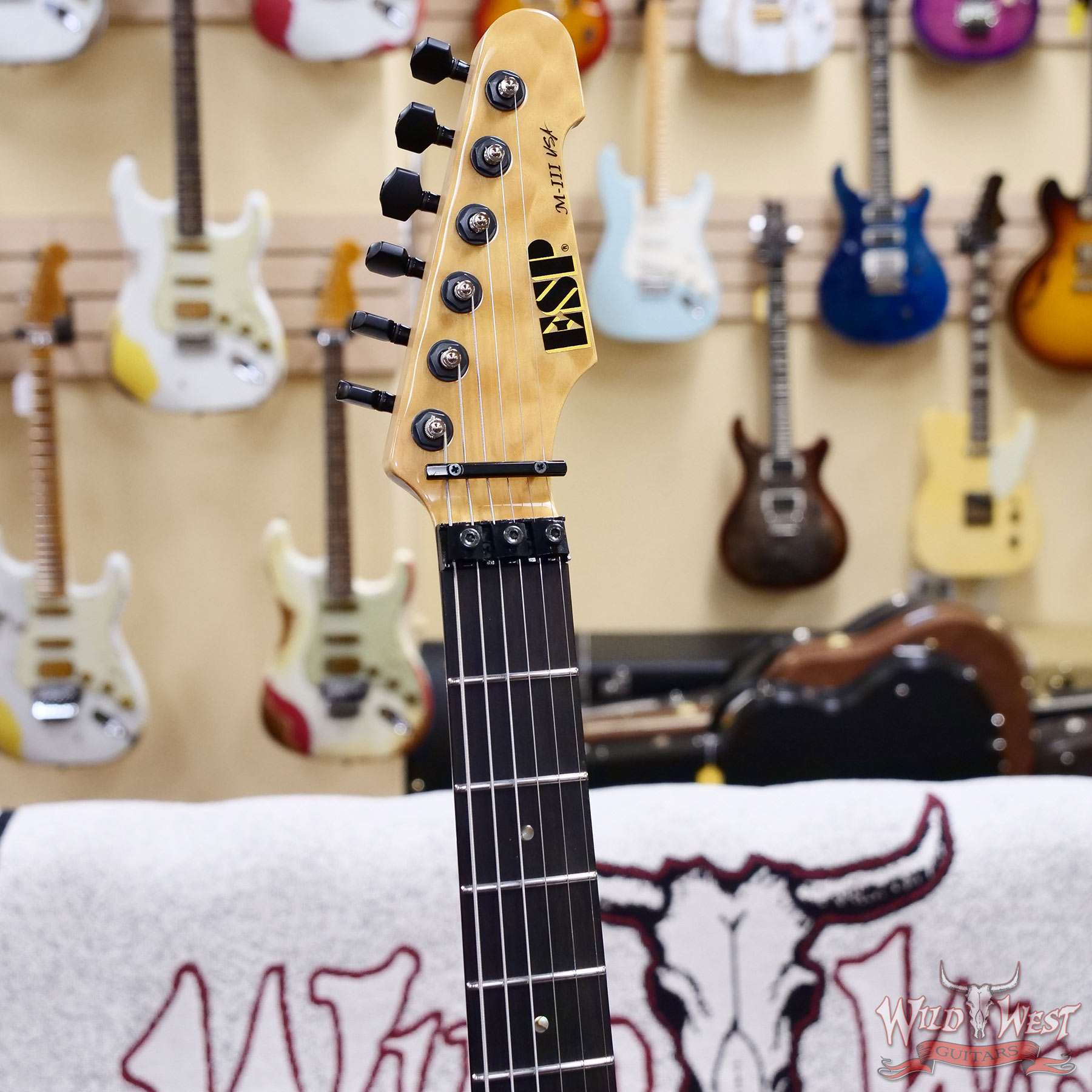 esp-us19005-d2__wwg.jpg Jim Root Collection 2019 ESP USA M-III Quilted Maple Top Vintage Natural 7.90 LBS - Image 7