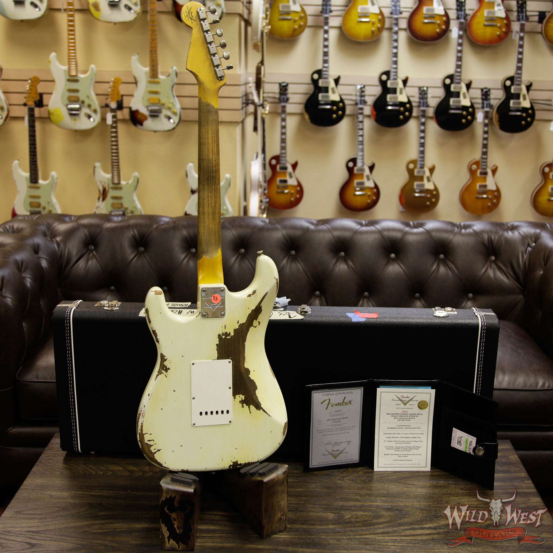 femdercs-1960stratohr-sfavw-cz531786-d3__wwg.jpg Fender Custom Shop Summer Event LTD 1960 Stratocaster Heavy Relic Super Faded Aged Vintage White - Image 15
