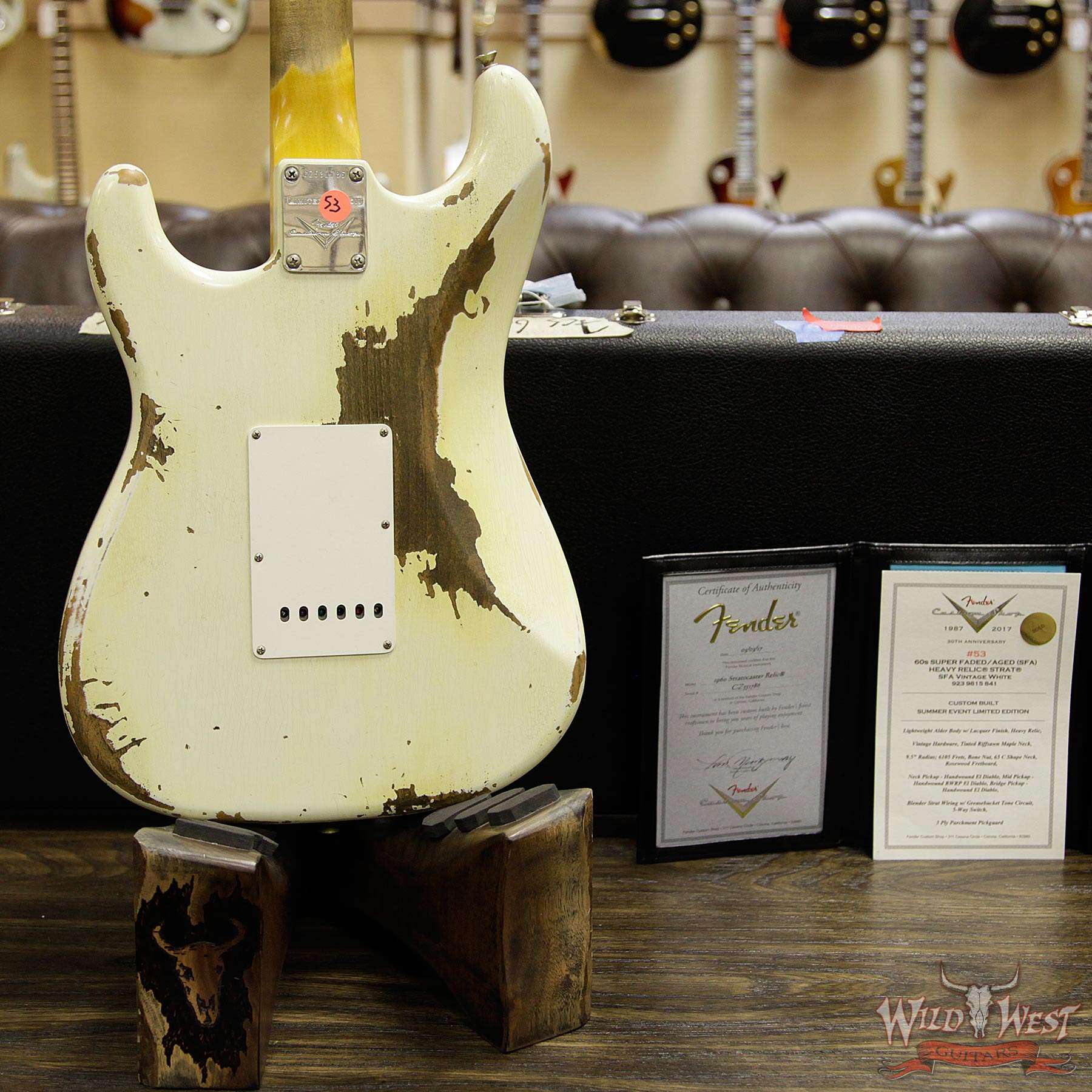 femdercs-1960stratohr-sfavw-cz531786-d4__wwg.jpg Fender Custom Shop Summer Event LTD 1960 Stratocaster Heavy Relic Super Faded Aged Vintage White - Image 16