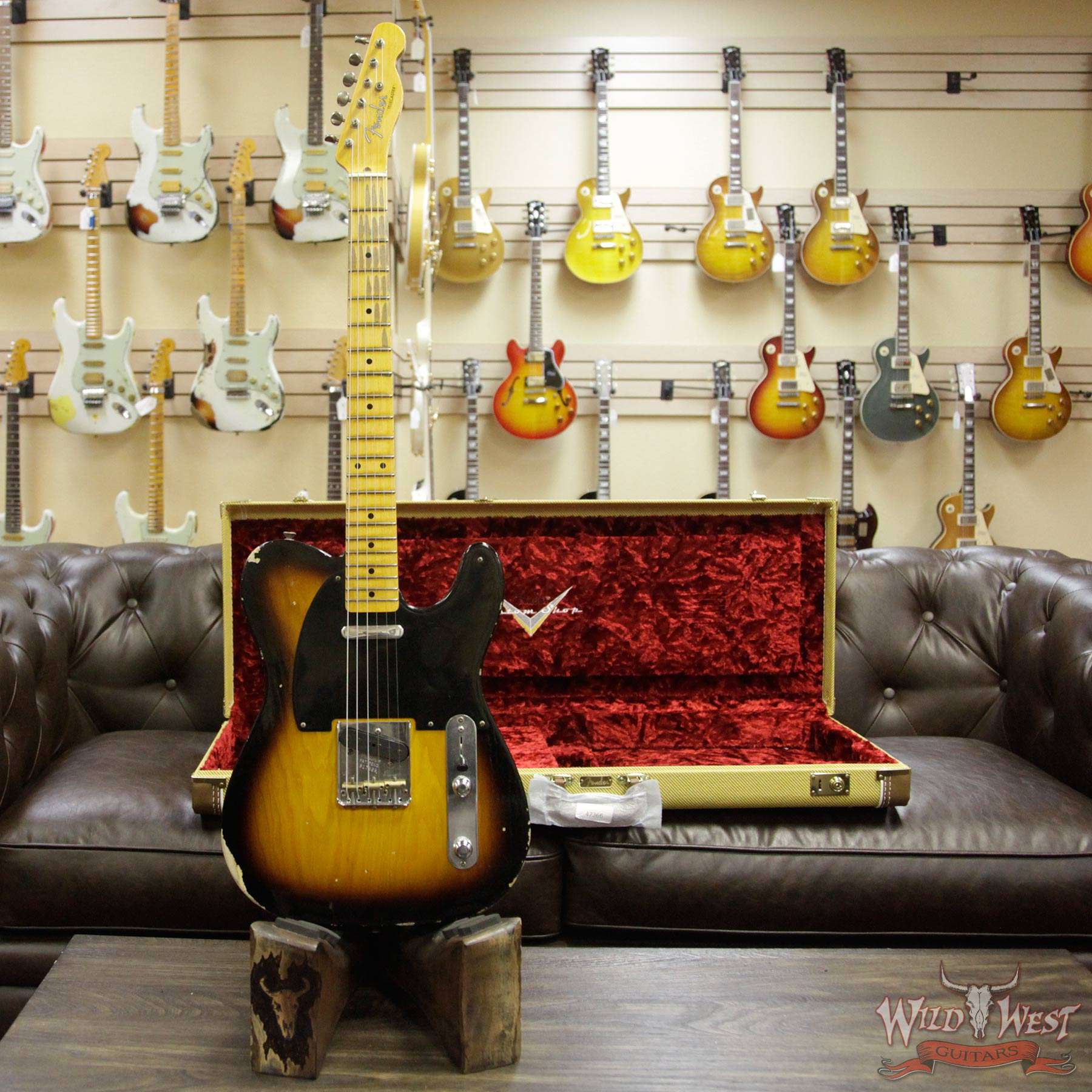 fender-1952tele-relic-2ts-r17829-d2__wwg.jpg Fender Custom Shop 1952 Telecaster Relic Maple Neck 2 Tone Sunburst Black Pickguard - Image 4