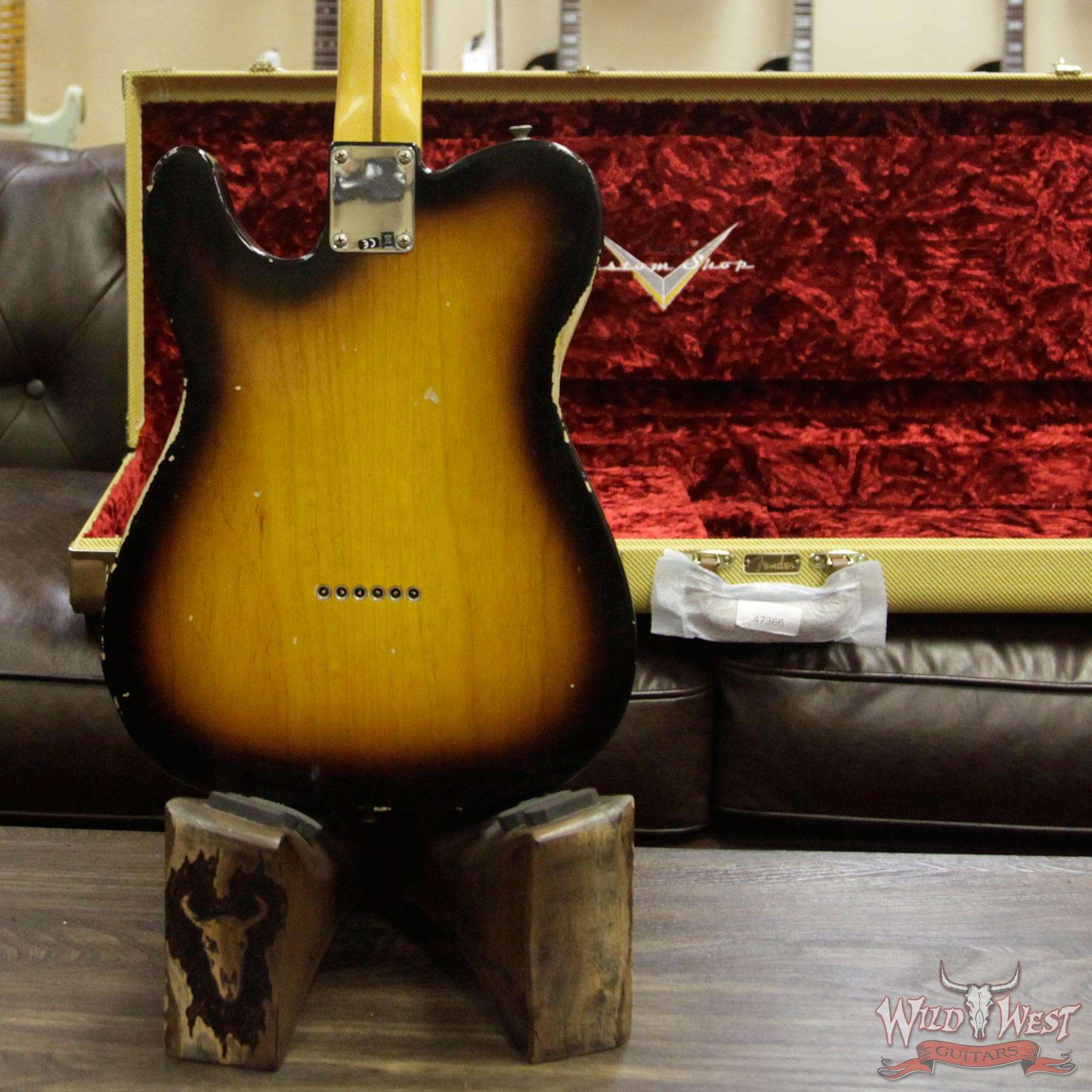 fender-1952tele-relic-2ts-r17829-d3__wwg.jpg Fender Custom Shop 1952 Telecaster Relic Maple Neck 2 Tone Sunburst Black Pickguard - Image 9
