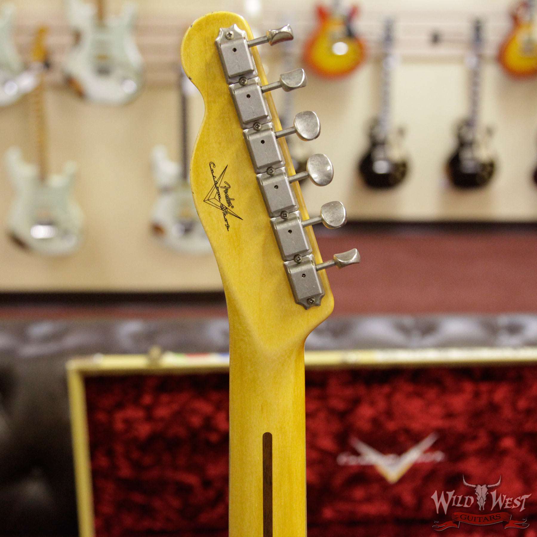 fender-1952tele-relic-2ts-r17829-hb__wwg.jpg Fender Custom Shop 1952 Telecaster Relic Maple Neck 2 Tone Sunburst Black Pickguard - Image 8