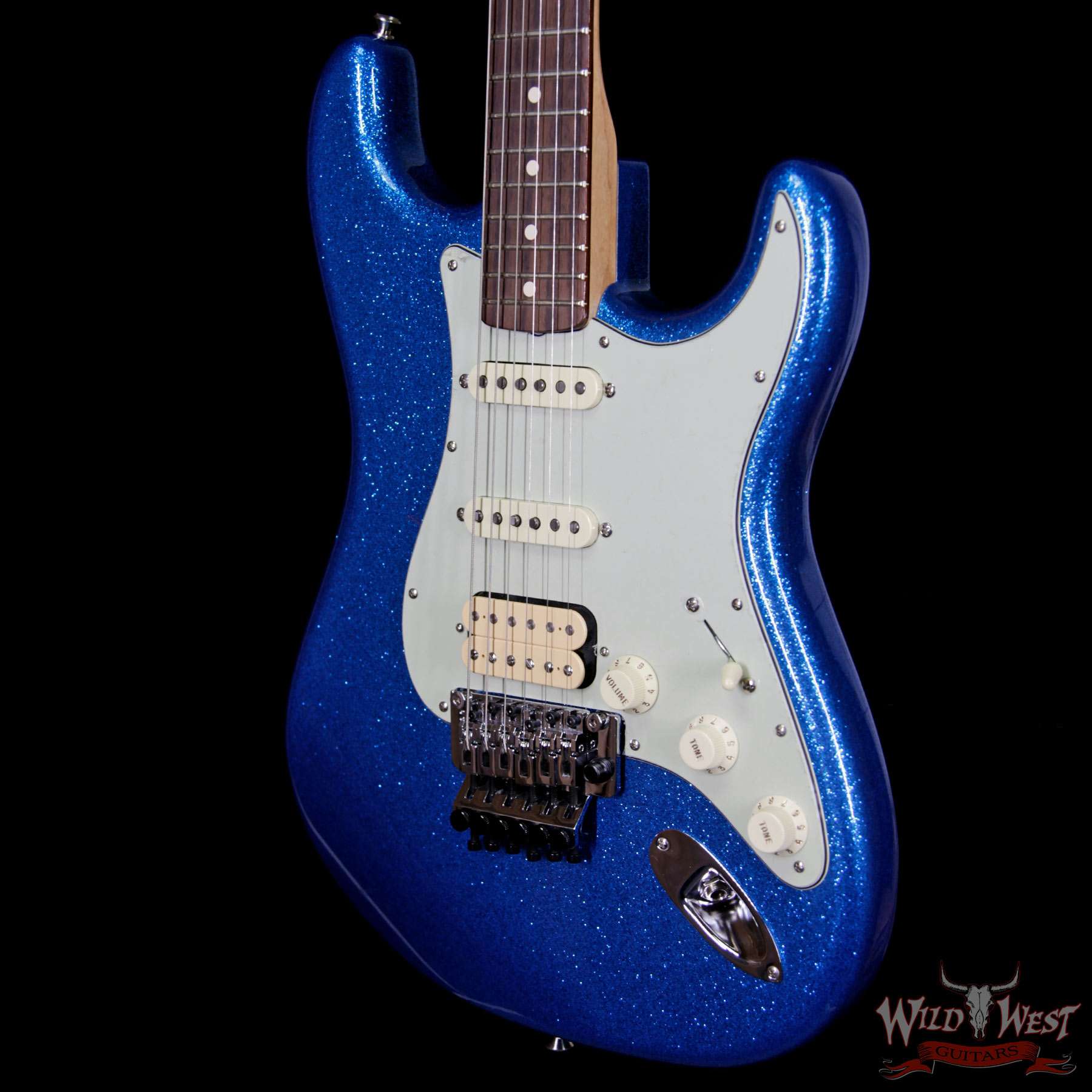 fender-1960strat-fr-hss-bluesparkle-r88051-br__wwg.jpg 2017 Fender Custom Shop 1960 Stratocaster NOS Floyd Rose HSS Rosewood Fretboard Blue Sparkle - Image 2