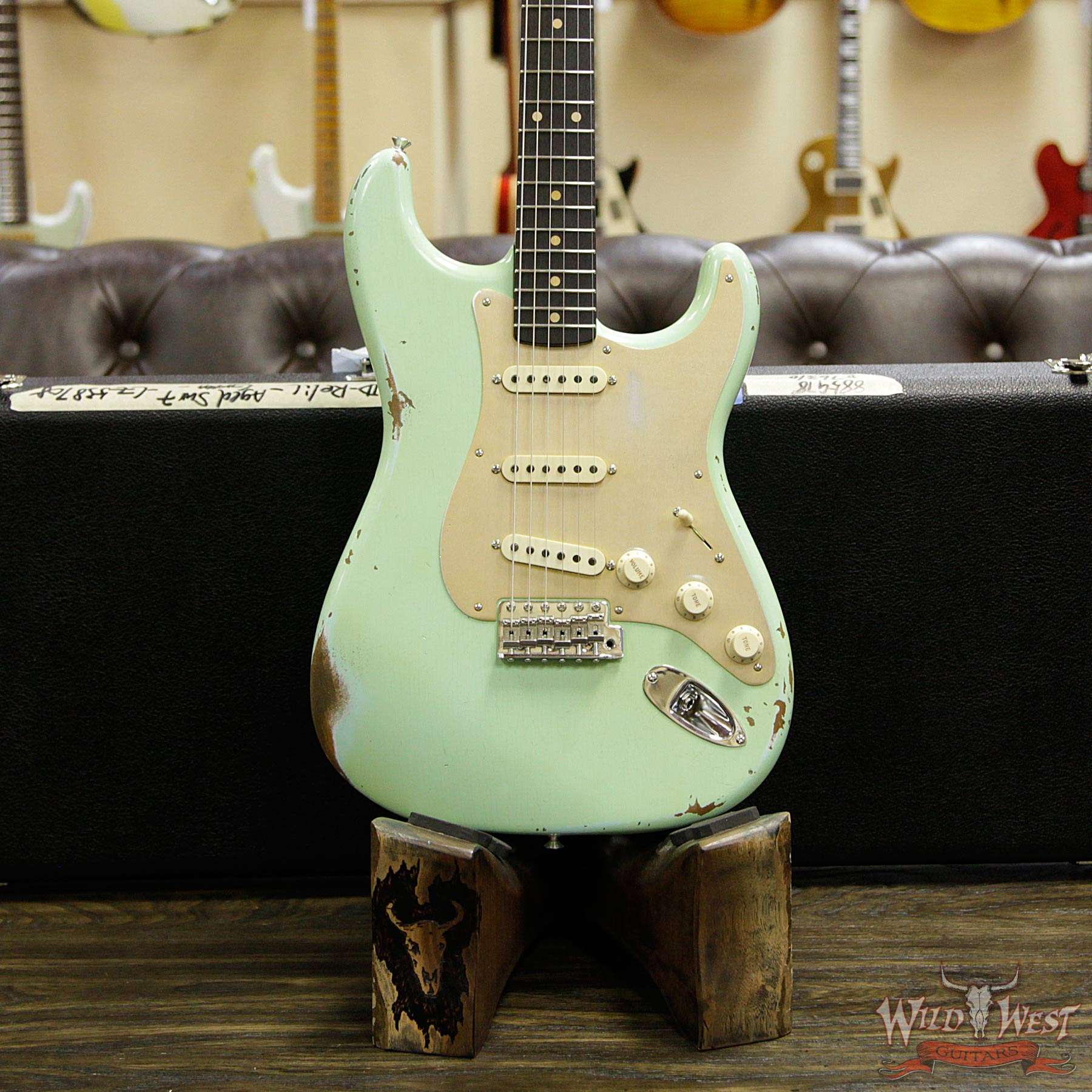 fender-1960strat-rstd-relic-rw-agedsurfgreen-cz538708-d1__wwg.jpg Fender Custom Shop 30th Anniversary 1960 Stratocaster Relic Roasted Birdseye Neck Rosewood Board Aged Surf Green - Image 11