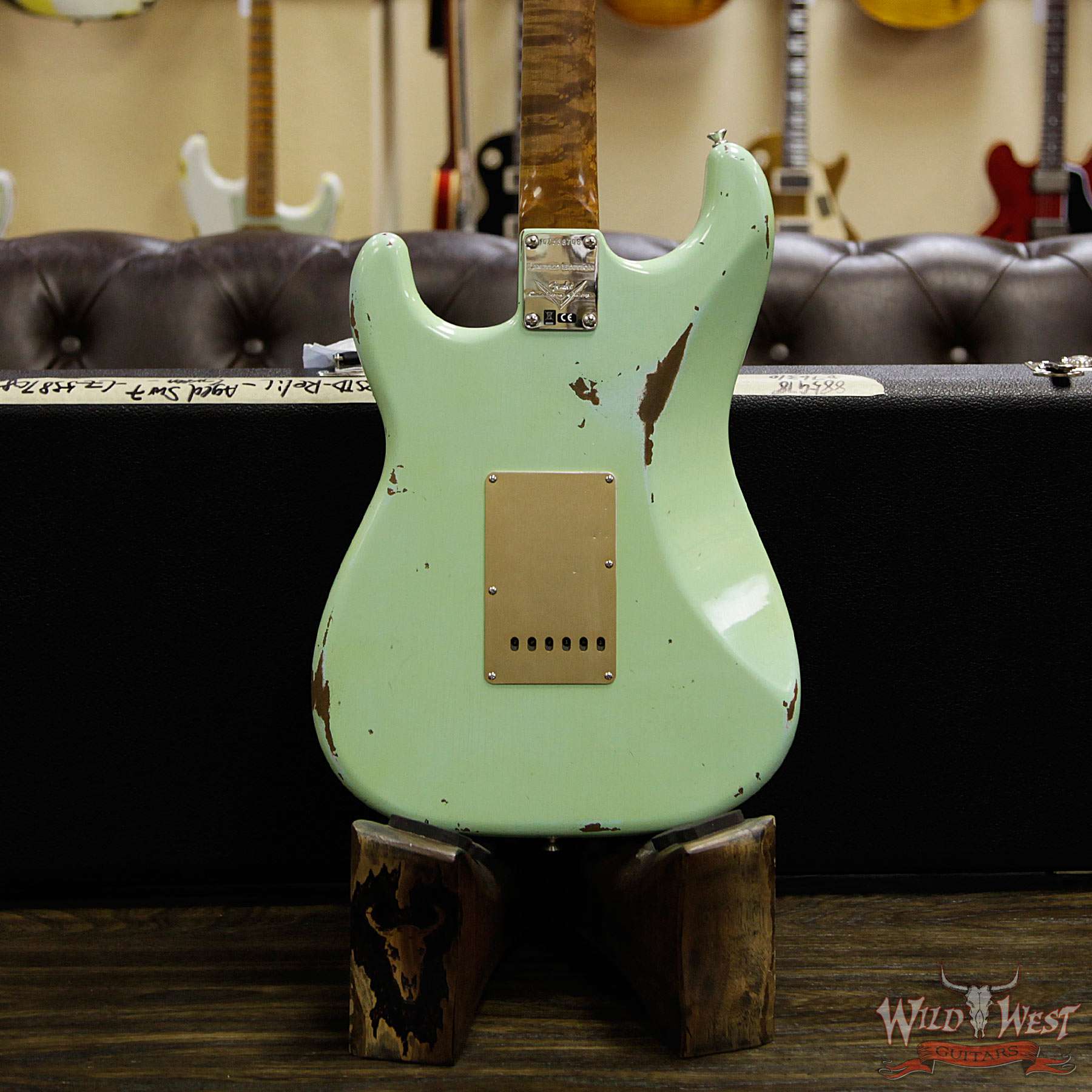 fender-1960strat-rstd-relic-rw-agedsurfgreen-cz538708-d3__wwg.jpg Fender Custom Shop 30th Anniversary 1960 Stratocaster Relic Roasted Birdseye Neck Rosewood Board Aged Surf Green - Image 15