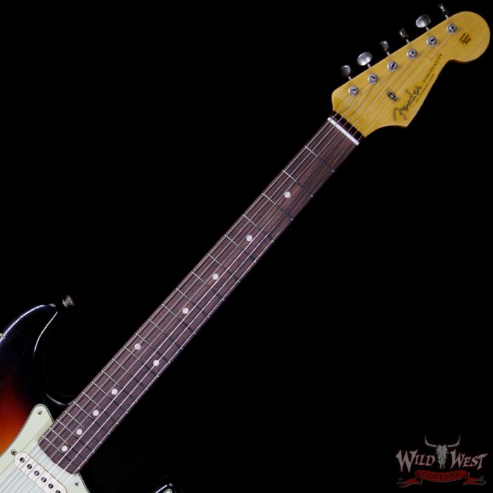 2018 Fender Custom Shop 1961 Stratocaster Relic Rosewood Slab Fingerboard 3 Tone Sunburst - Image 9