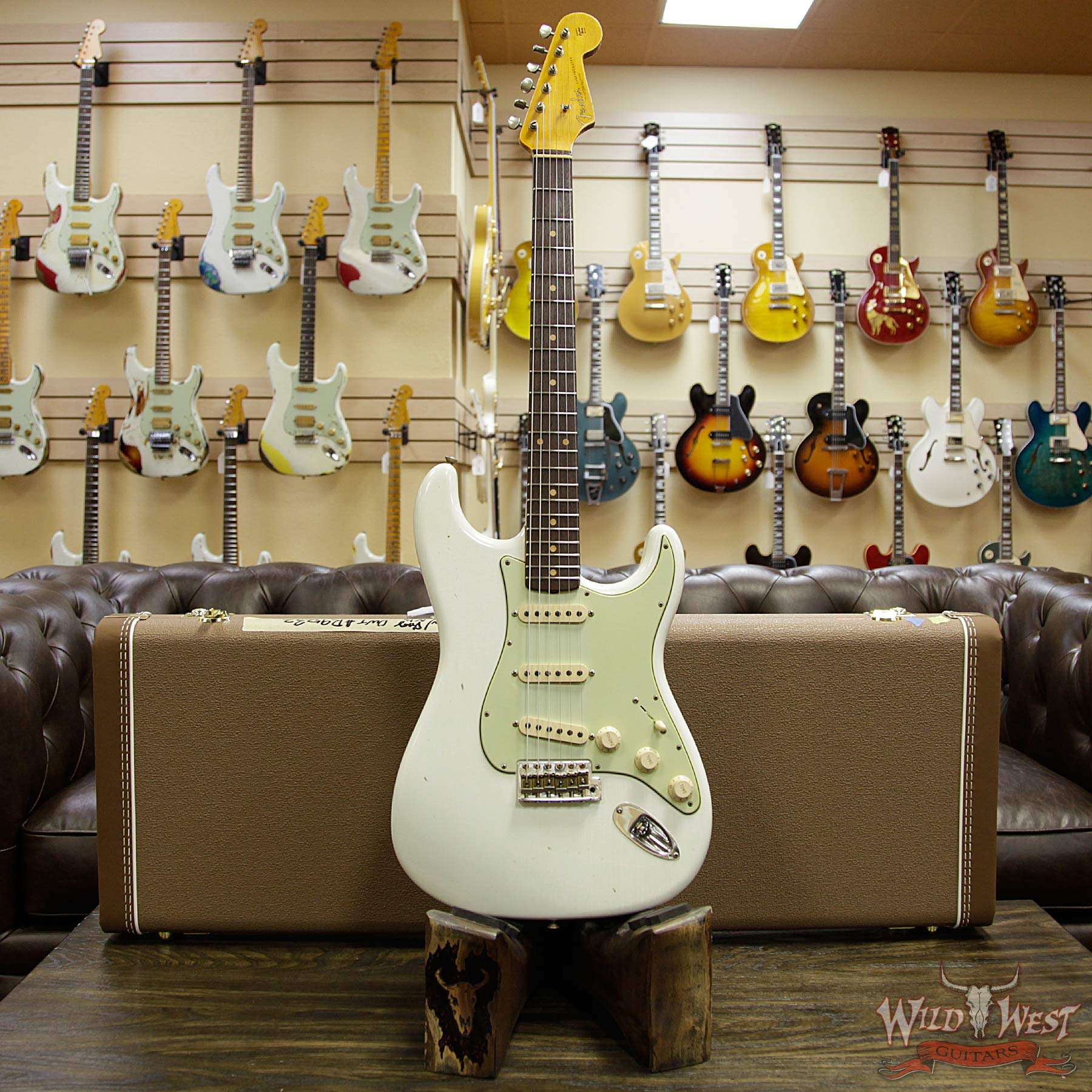 fender-1961strat-relic-jm-owt-r95232-d2__wwg.jpg Fender Custom Shop 1961 Stratocaster Jouneyman Relic with Dirty Neck Slab Rosewood Board Olympic White - Image 12