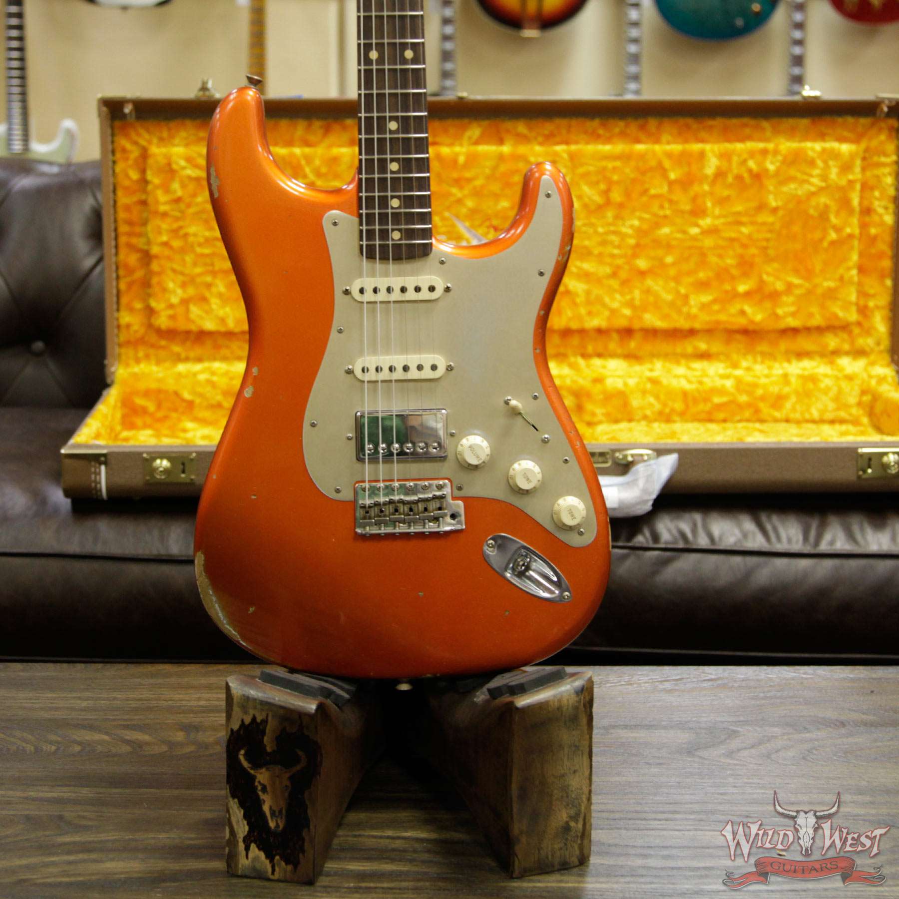 fender-1962strat-relic-hss-orange-r92681-d1__wwg.jpg Fender Custom Shop 1962 Stratocaster Relic HSS EVH Bridge Pickup Rosewood Fingerboard Orange - Image 11