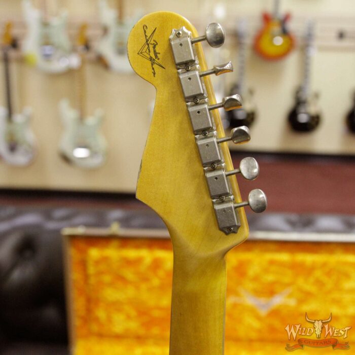 2018 Fender Custom Shop 1963 Stratocaster Relic Rosewood Fingerboard 3 Tone Sunburst - Image 8