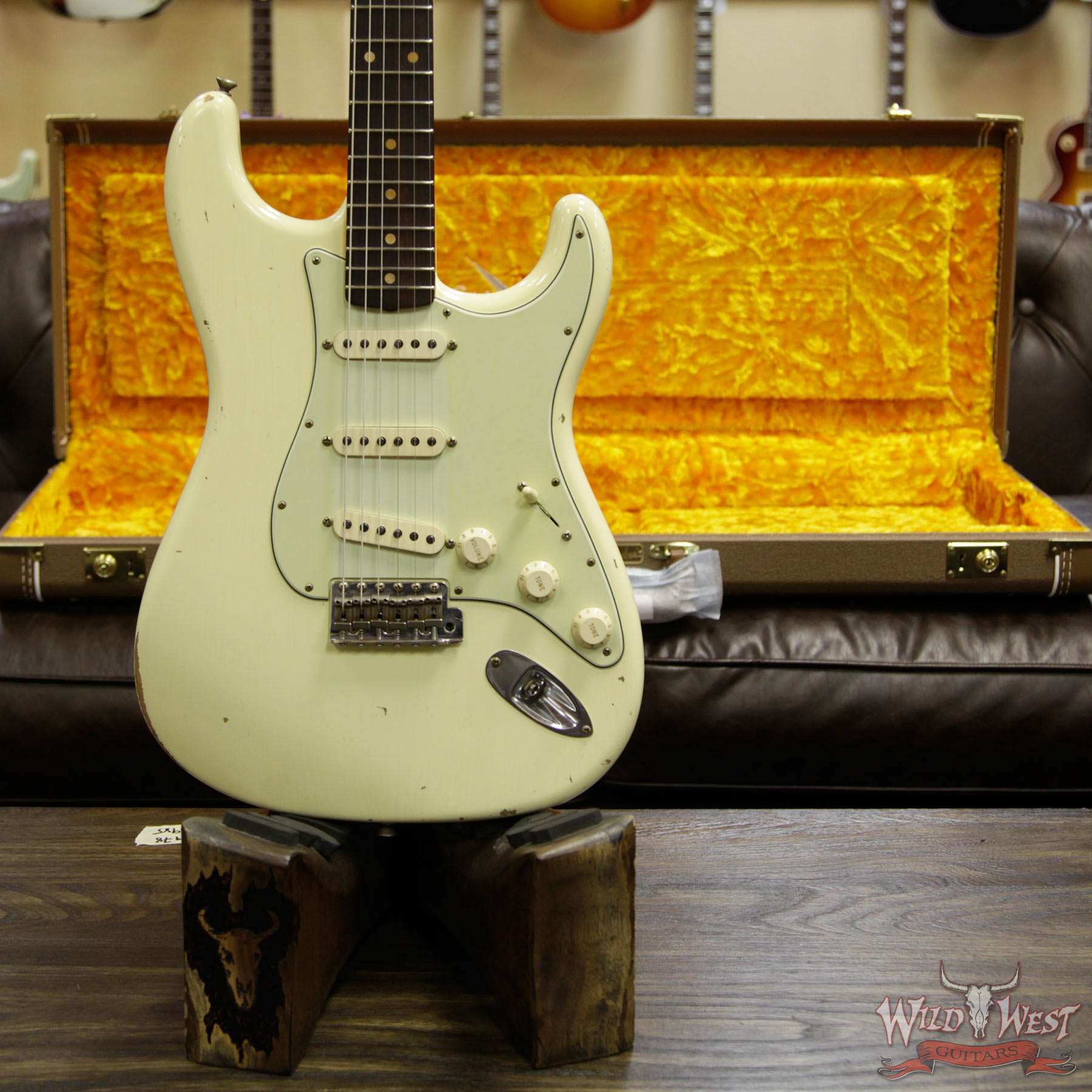 fender-1963strat-relic-vwt-r92041-d1__wwg.jpg Fender Custom Shop 1963 Stratocaster Relic Rosewood Fingerboard Vintage White - Image 13