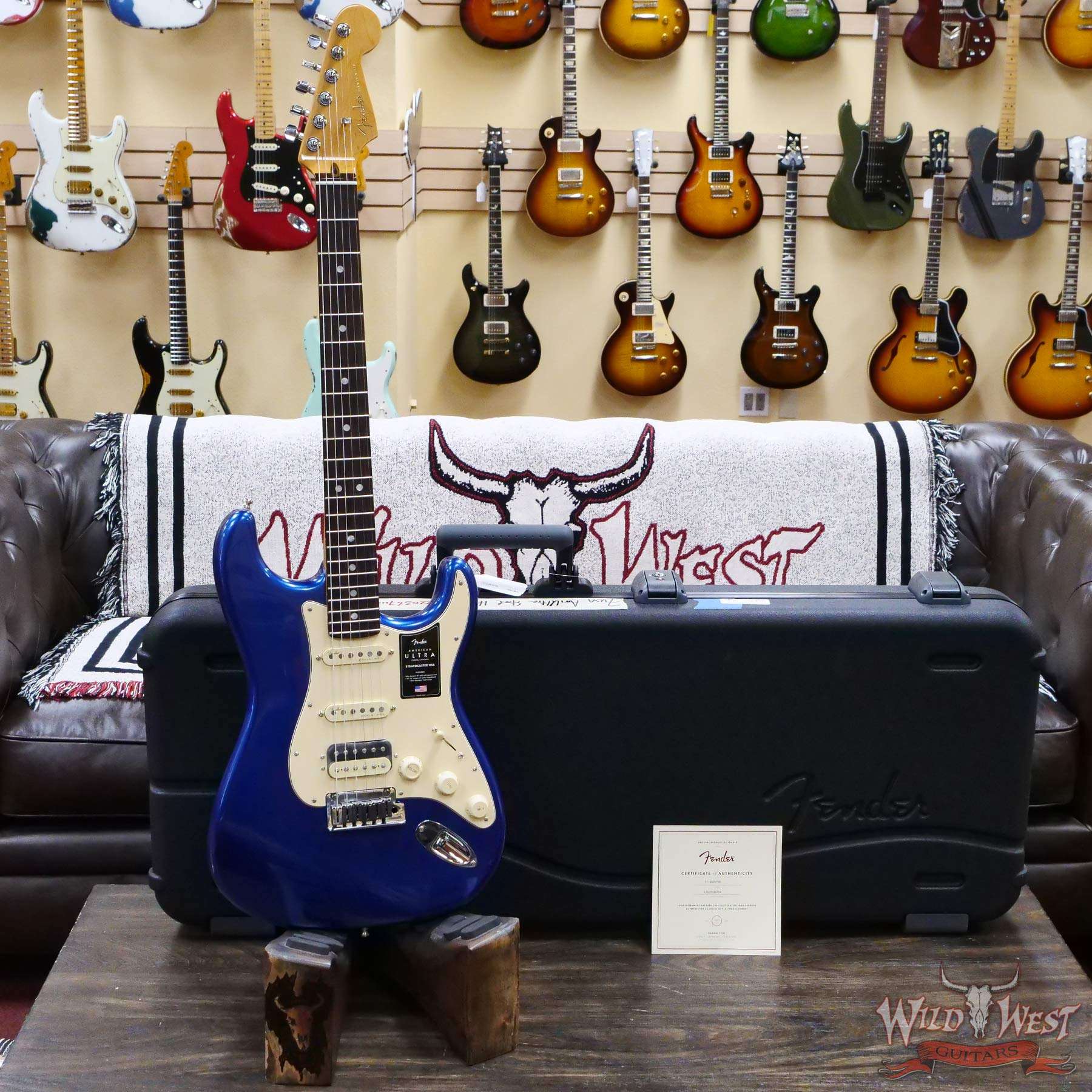 fender-amultra-strathss-us22036704-d1__wwg.jpg Fender American Ultra Stratocaster HSS Rosewood Fingerboard Cobra Blue - Image 4