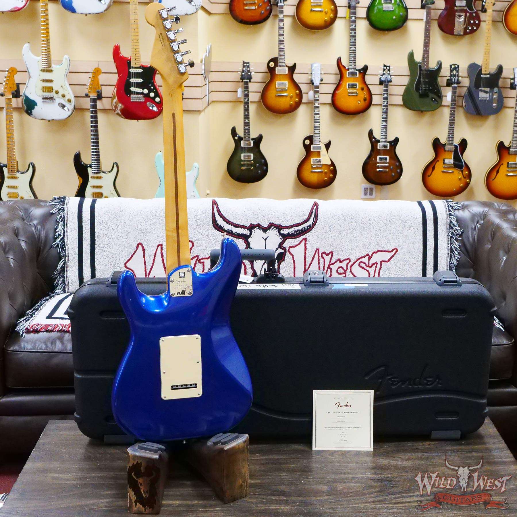 fender-amultra-strathss-us22036704-d4__wwg.jpg Fender American Ultra Stratocaster HSS Rosewood Fingerboard Cobra Blue - Image 7