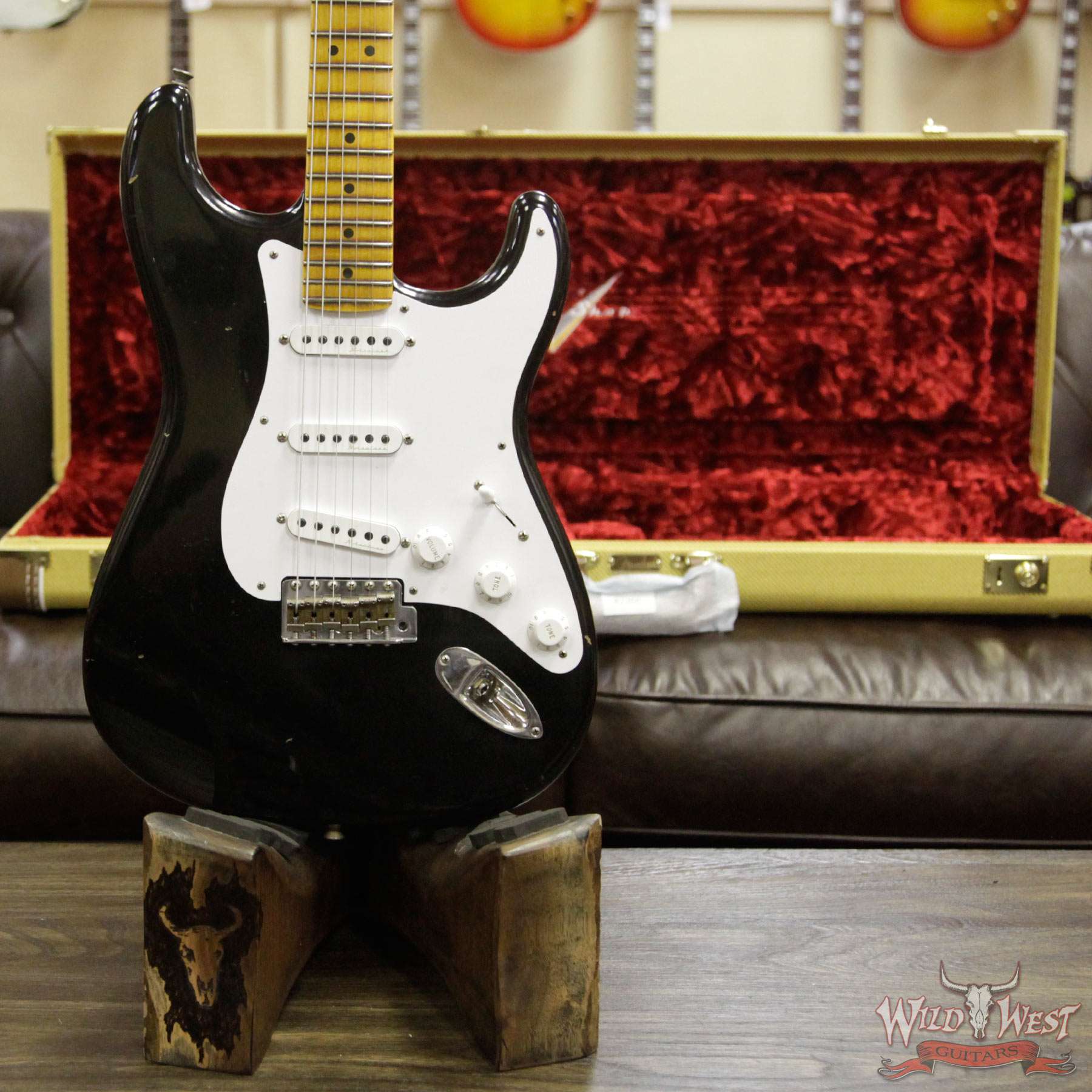 fender-cs-clapton-strat-blackie-q534968-d1__wwg.jpg Fender Custom Shop Limited Edition Eric Clapton Stratocaster “Blackie” Journeyman Relic - Image 9