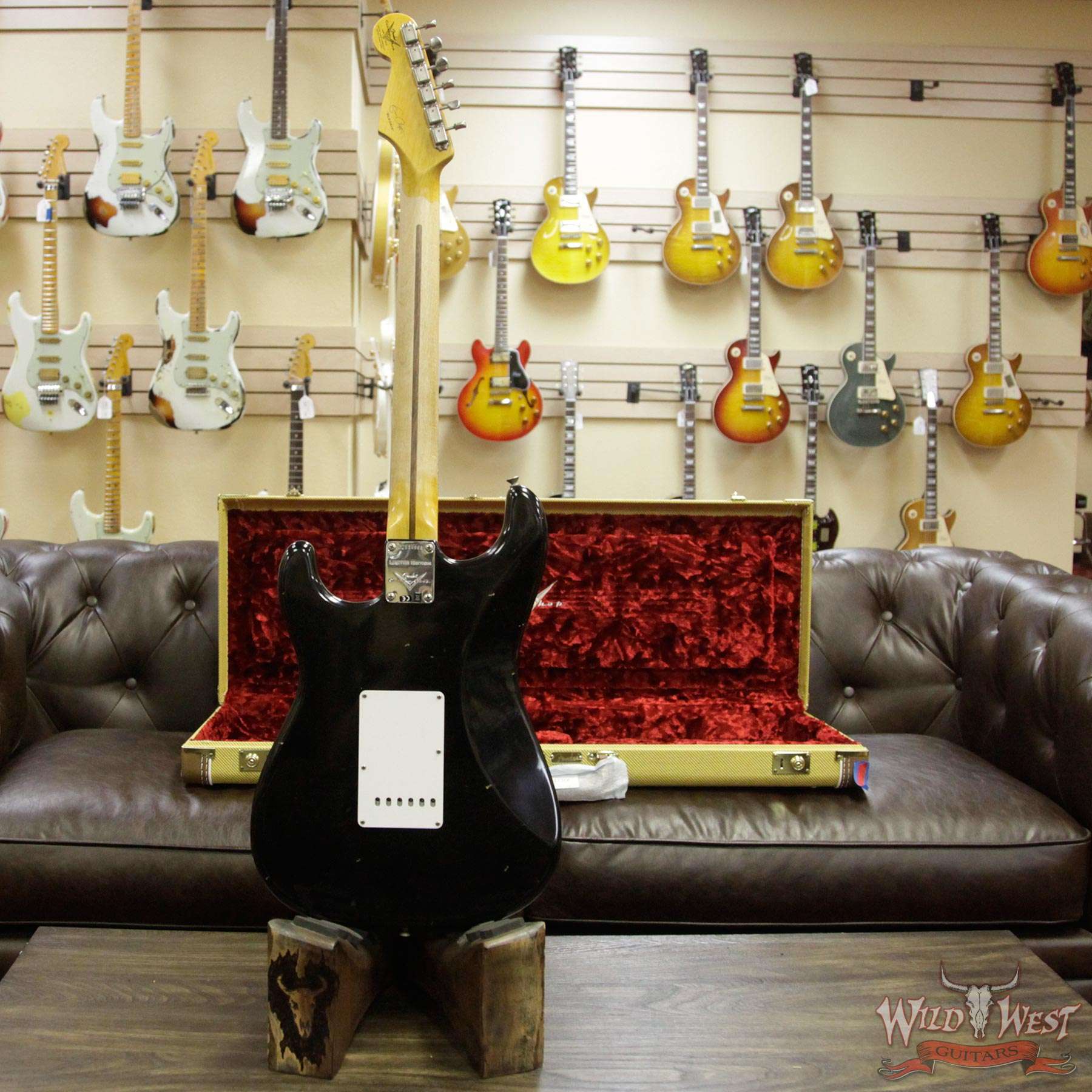 fender-cs-clapton-strat-blackie-q534968-d3__wwg.jpg Fender Custom Shop Limited Edition Eric Clapton Stratocaster “Blackie” Journeyman Relic - Image 10
