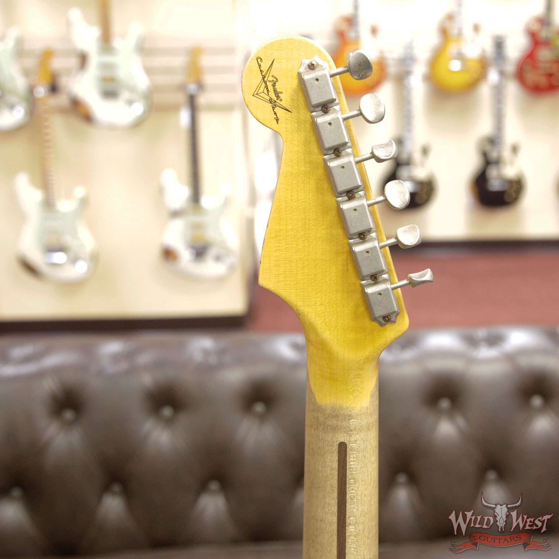 fender-gold-hb__wwg.jpg Fender Custom Shop 1960 Stratocaster HSS Heavy Relic HLE Gold over Sherwood Green Metallic - Image 10