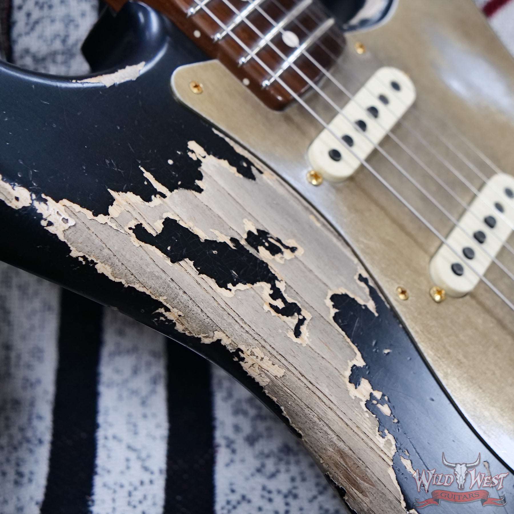 fender-km1202-d2__wwg.jpg Fender Custom Shop Kyle McMillin Masterbuilt 1957 Stratocaster Hardtail Brazilian Rosewood Neck Heavy Relic Black 6.90 LBS (US Only / No International Shipping) - Image 9