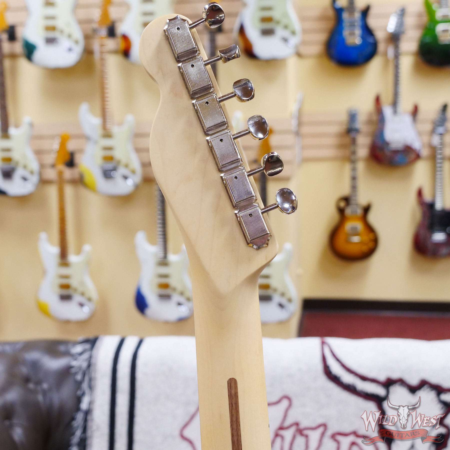 fender-le09866-d5__wwg.jpg Fender Limited Edition Cabronita Telecaster Maple Fingerboard Butterscotch Blonde - Image 8