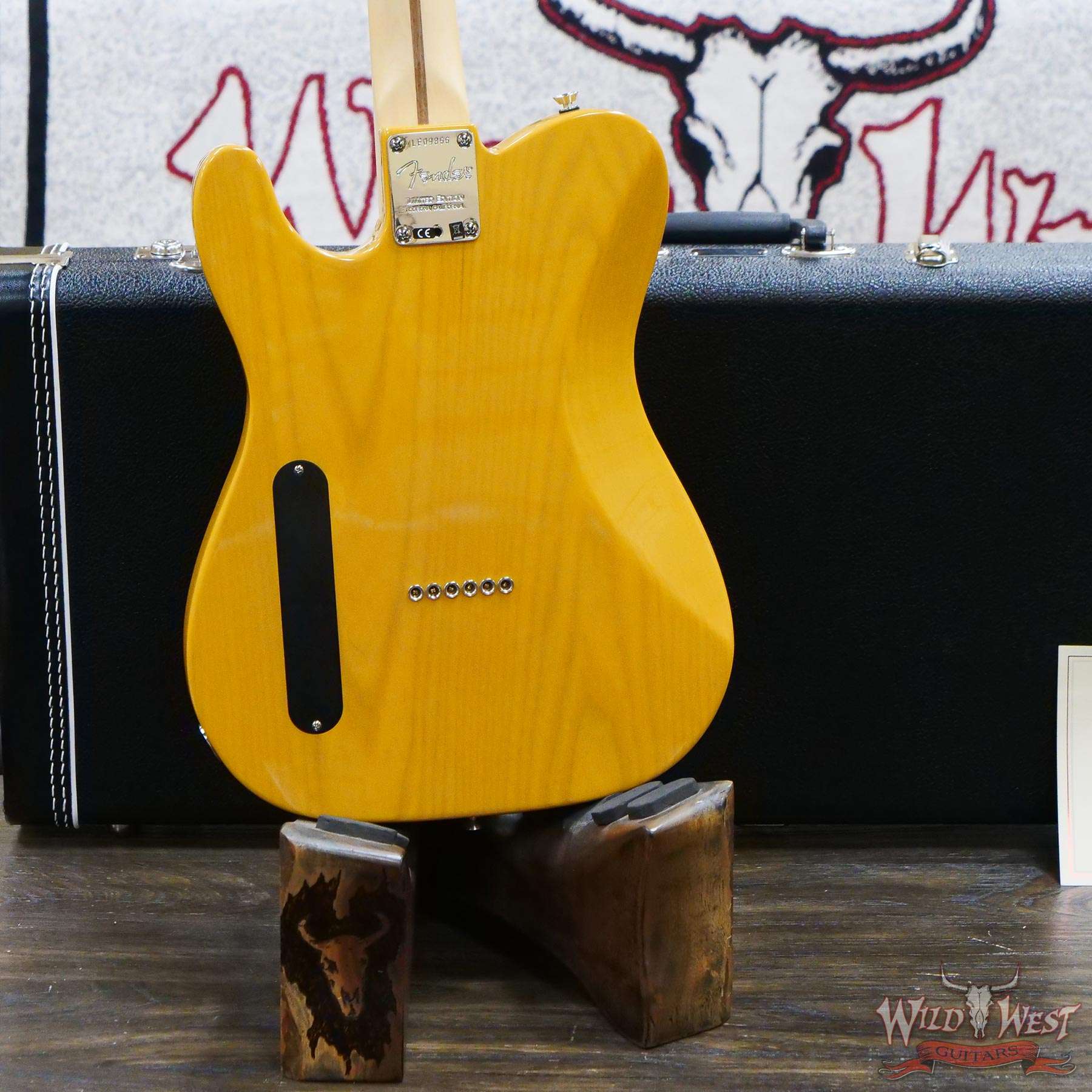 fender-le09866-d6__wwg.jpg Fender Limited Edition Cabronita Telecaster Maple Fingerboard Butterscotch Blonde - Image 9