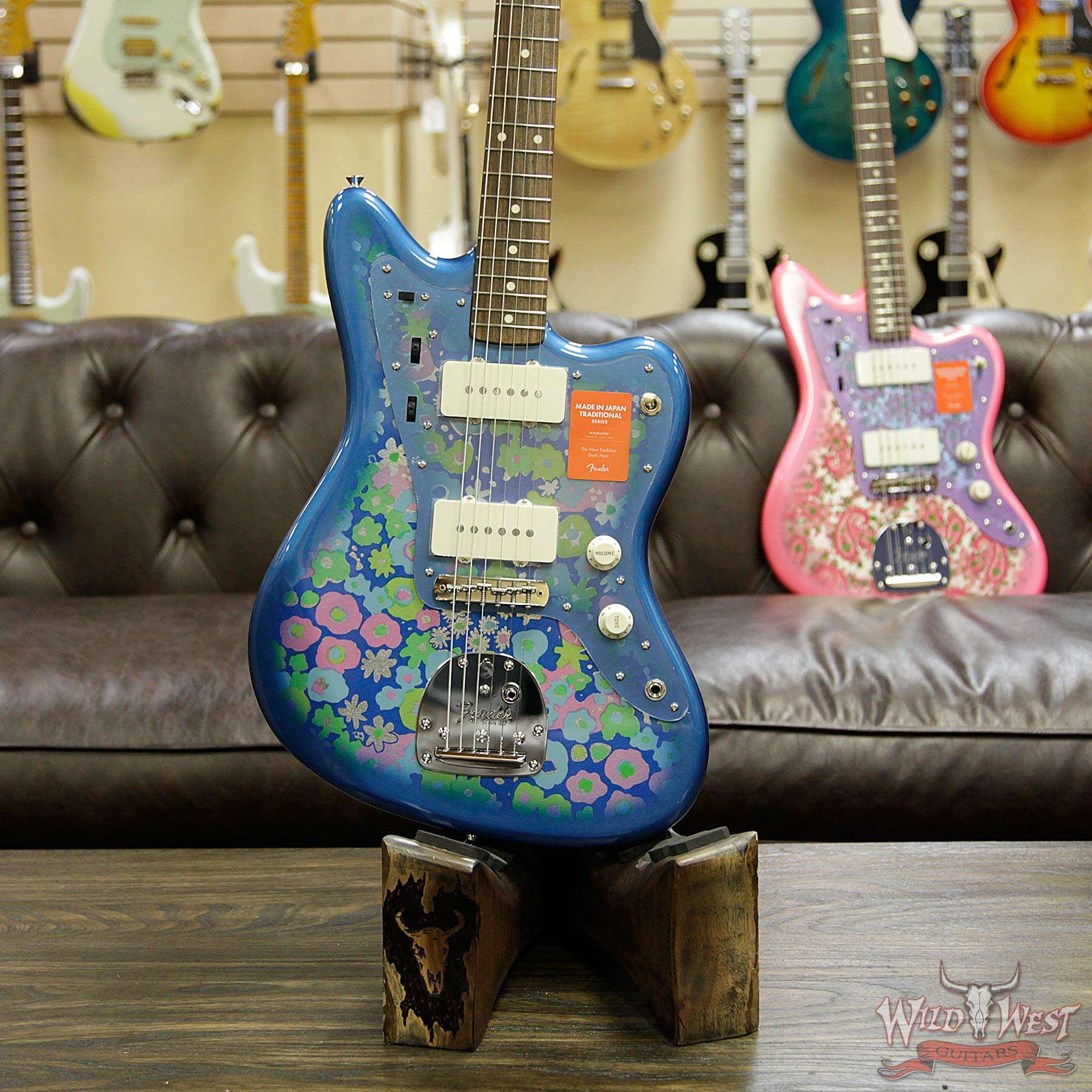 fender-mij-trdjazzmaster-blueflower-jd17047130-d1__wwg.jpg Fender Japan MIJ Traditional 60s Jazzmaster Limited Run Blue Flower - Image 12