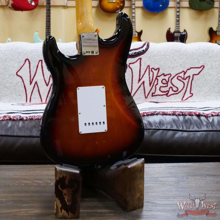 Fender Vintera® ‘60s Stratocaster® Pau Ferro Fingerboard 3-Color Sunburst - Image 9