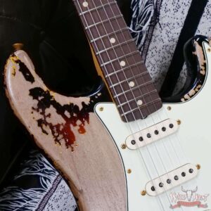 Fender Custom Shop Wild West Guitars 25th Anniversary 1960 Stratocaster Madagascar Rosewood Fretboard Heavy Relic 3 Tone Sunburst 7.65 LBS - Image 12