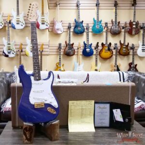 Fender Custom Shop Robert Cray Signature Stratocaster Hardtail AA Birdseye Maple Neck NOS Violet 7.45 LBS - Image 6