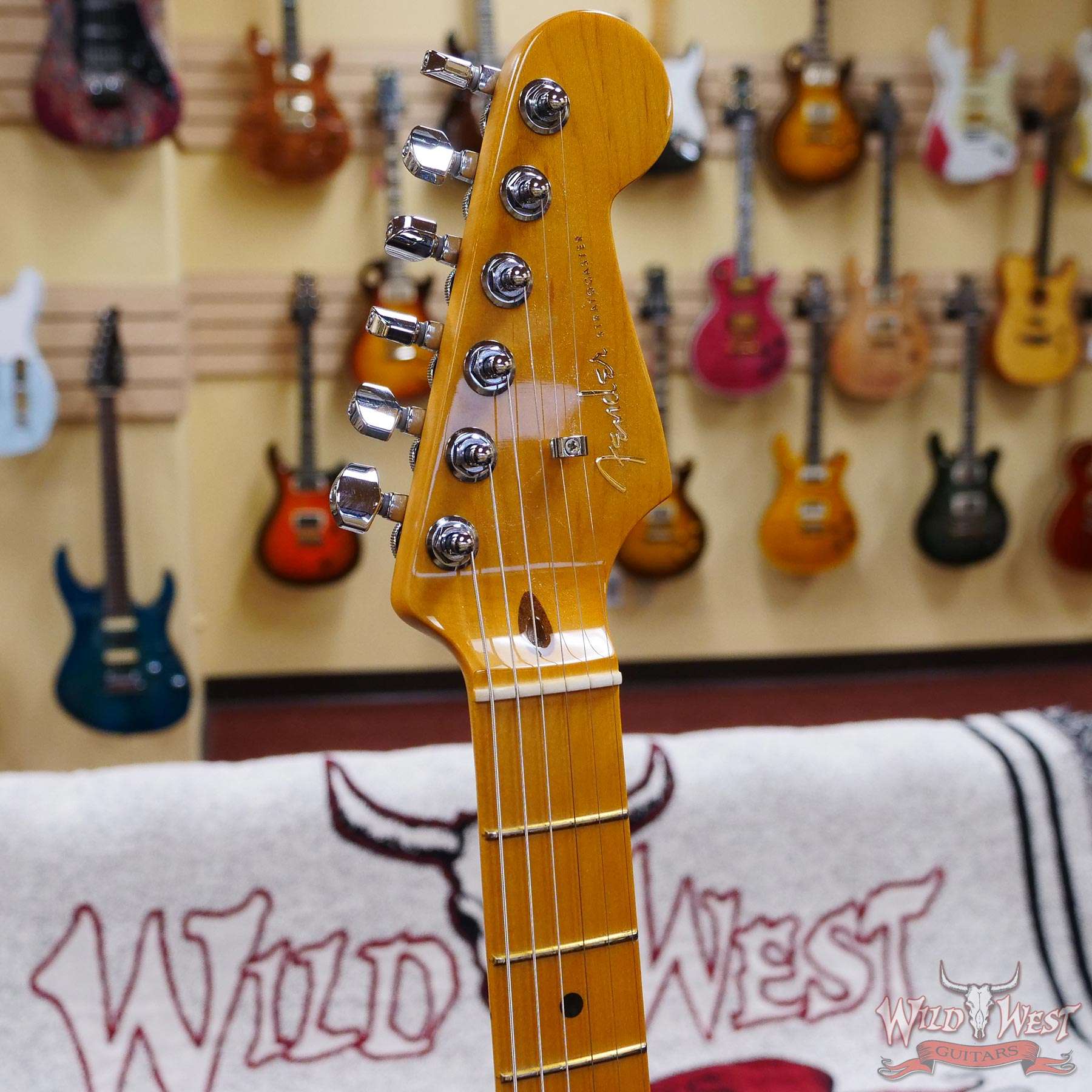 fender-us210062797-d2__wwg.jpg Fender American Ultra Stratocaster SSS Maple Fingerboard with S-1 Switch Ultraburst - Image 7