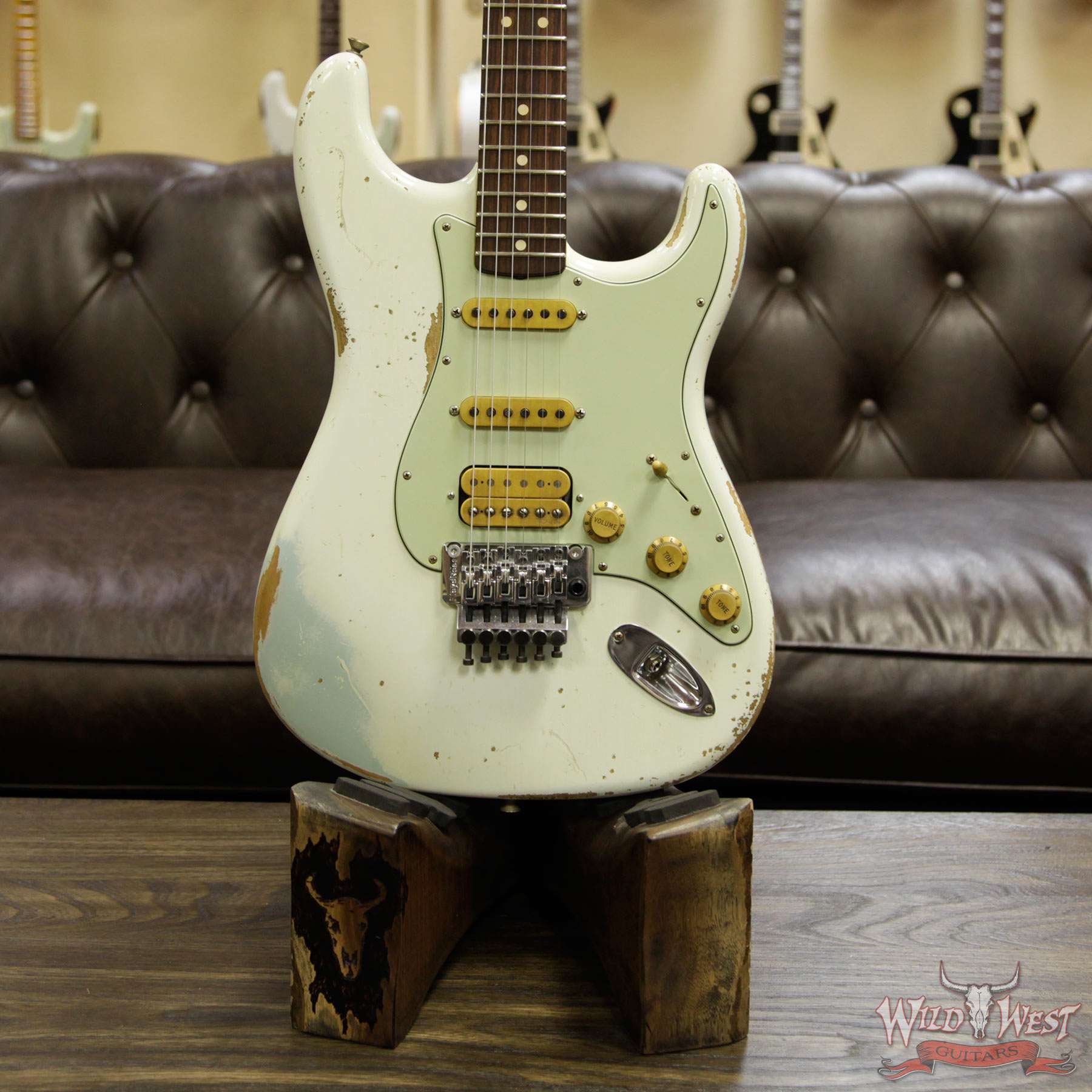 fender-whitelightning-d1__wwg-1.jpg Fender Custom Shop White Lightning Stratocaster Floyd Rose HSS 21 Frets Rosewood Board Sonic Blue - Image 13