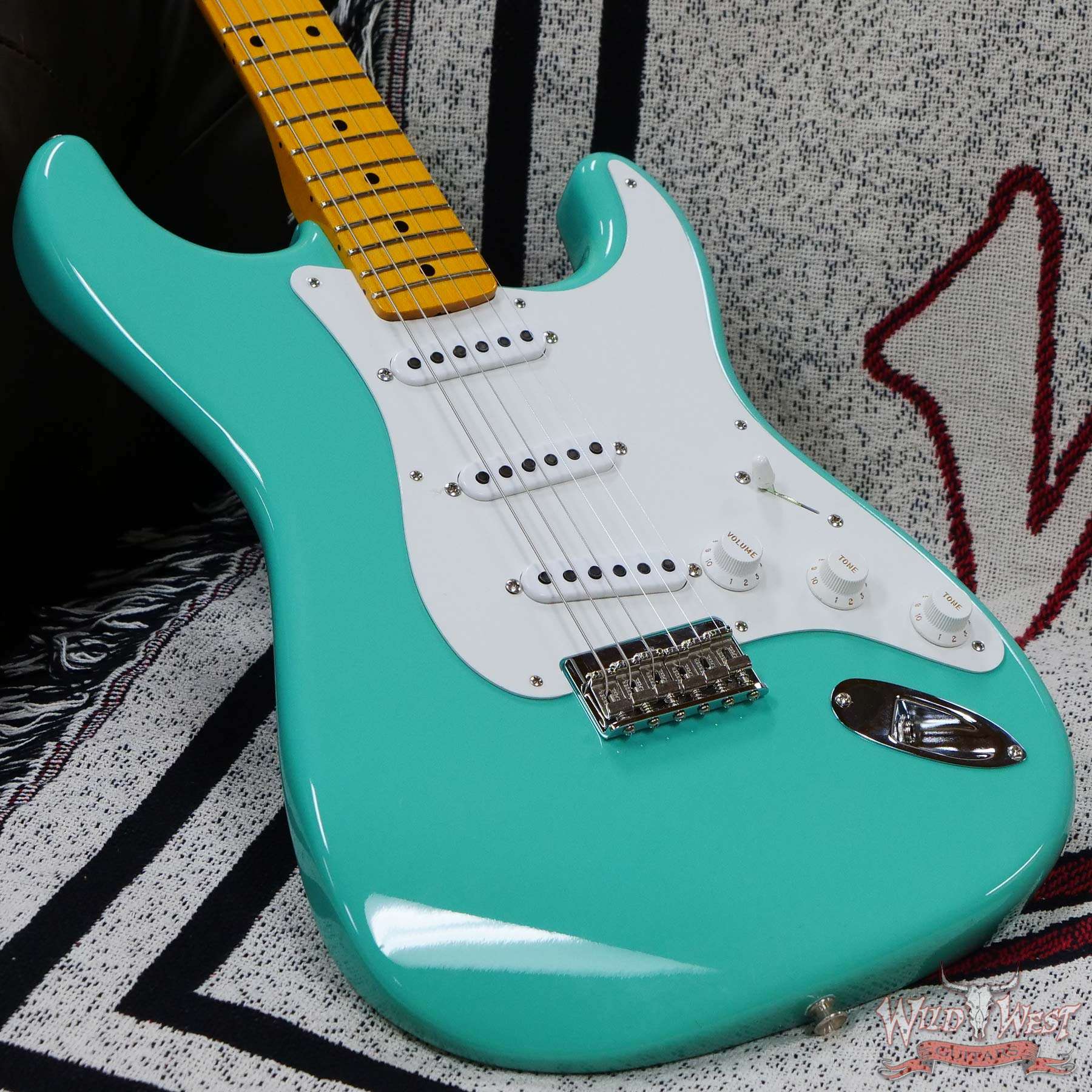 fendercs-1955strat-r127739-d3__wwg.jpg Fender Custom Shop Vintage Custom ‘55 1955 Hardtail Stratocaster Time Capsule Package Aged Sea Foam Green - Image 8