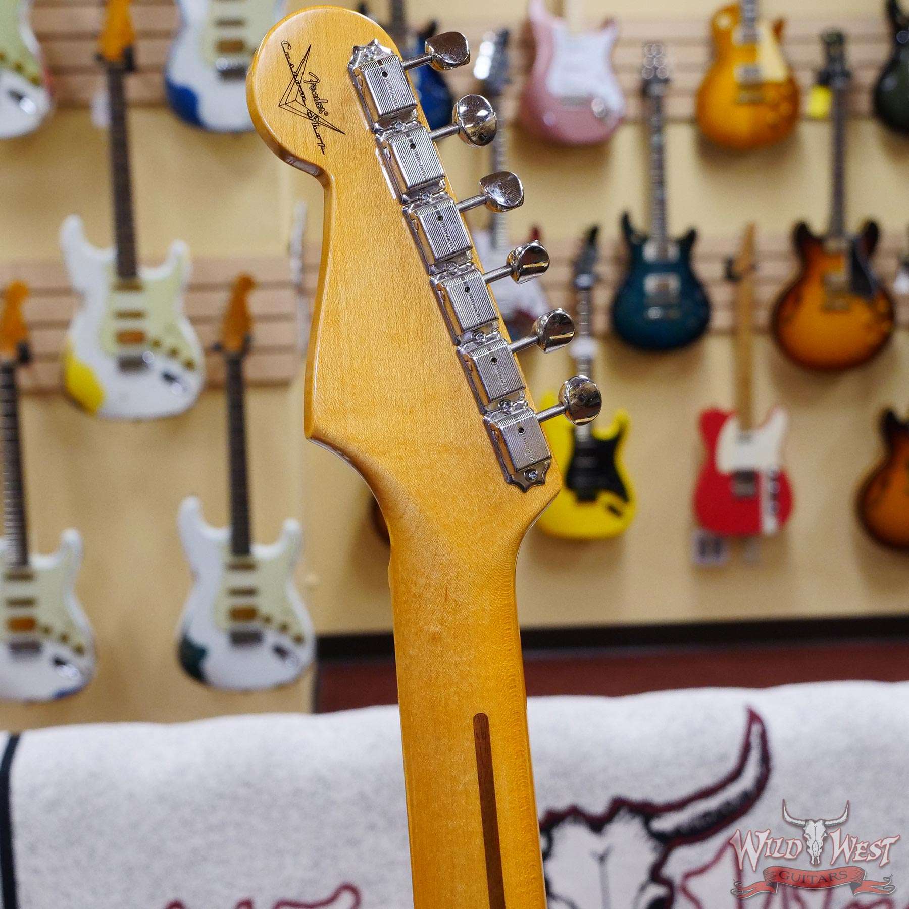 fendercs-1955strat-r127739-d5__wwg.jpg Fender Custom Shop Vintage Custom ‘55 1955 Hardtail Stratocaster Time Capsule Package Aged Sea Foam Green - Image 10