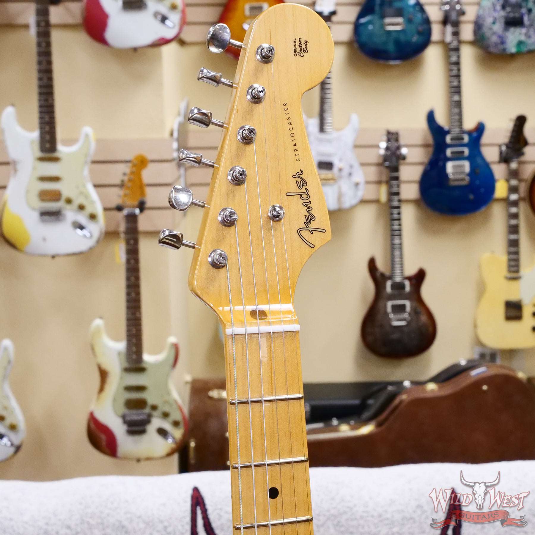 fendercs-1955strat-r130881-d2__wwg.jpg Fender Custom Shop Vintage Custom ‘55 1955 Hardtail Stratocaster Time Capsule Package Aged White Blonde 7.30 LBS - Image 7