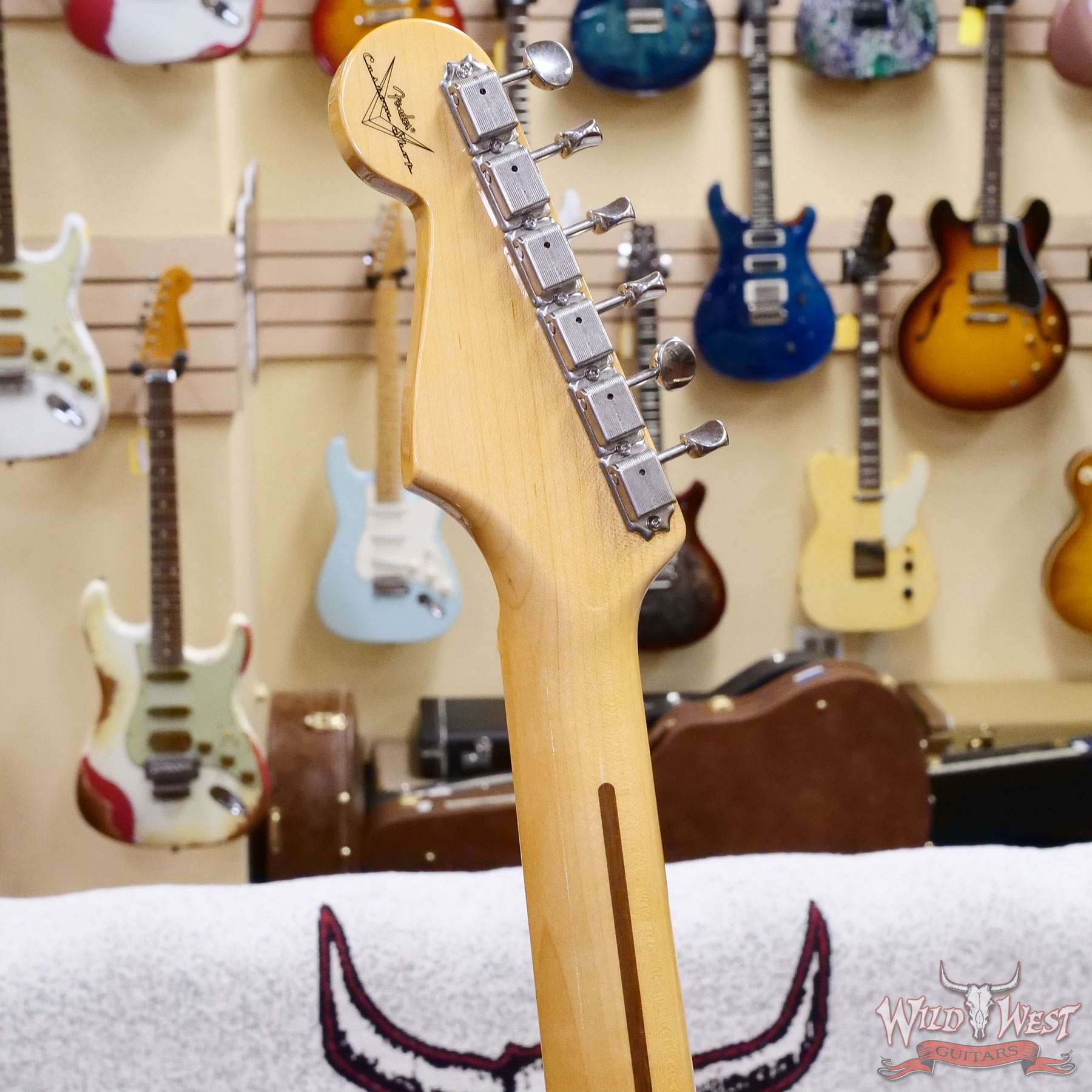 fendercs-1955strat-r130881-d5__wwg.jpg Fender Custom Shop Vintage Custom ‘55 1955 Hardtail Stratocaster Time Capsule Package Aged White Blonde 7.30 LBS - Image 10