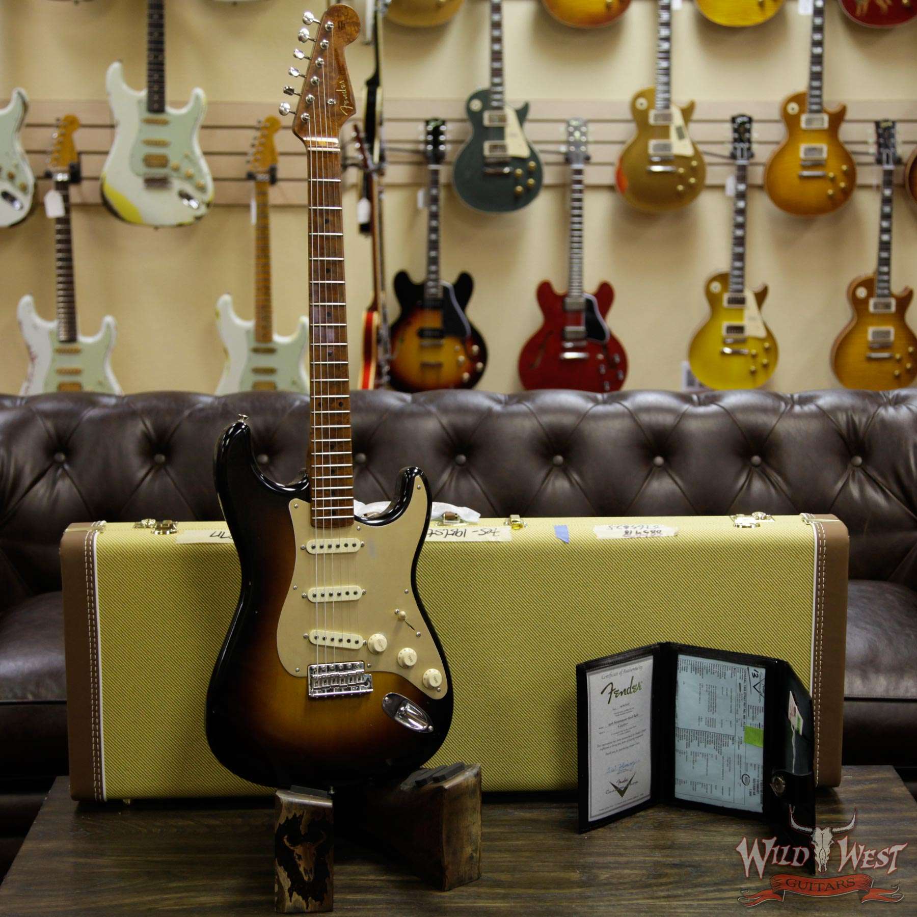 fendercs-1956rststrat-2ts-cz538717-d1__wwg.jpg Fender Custom Shop 1956 Stratocaster Relic Roasted Birdeye Maple Neck 2 Tone Sunburst - Image 11