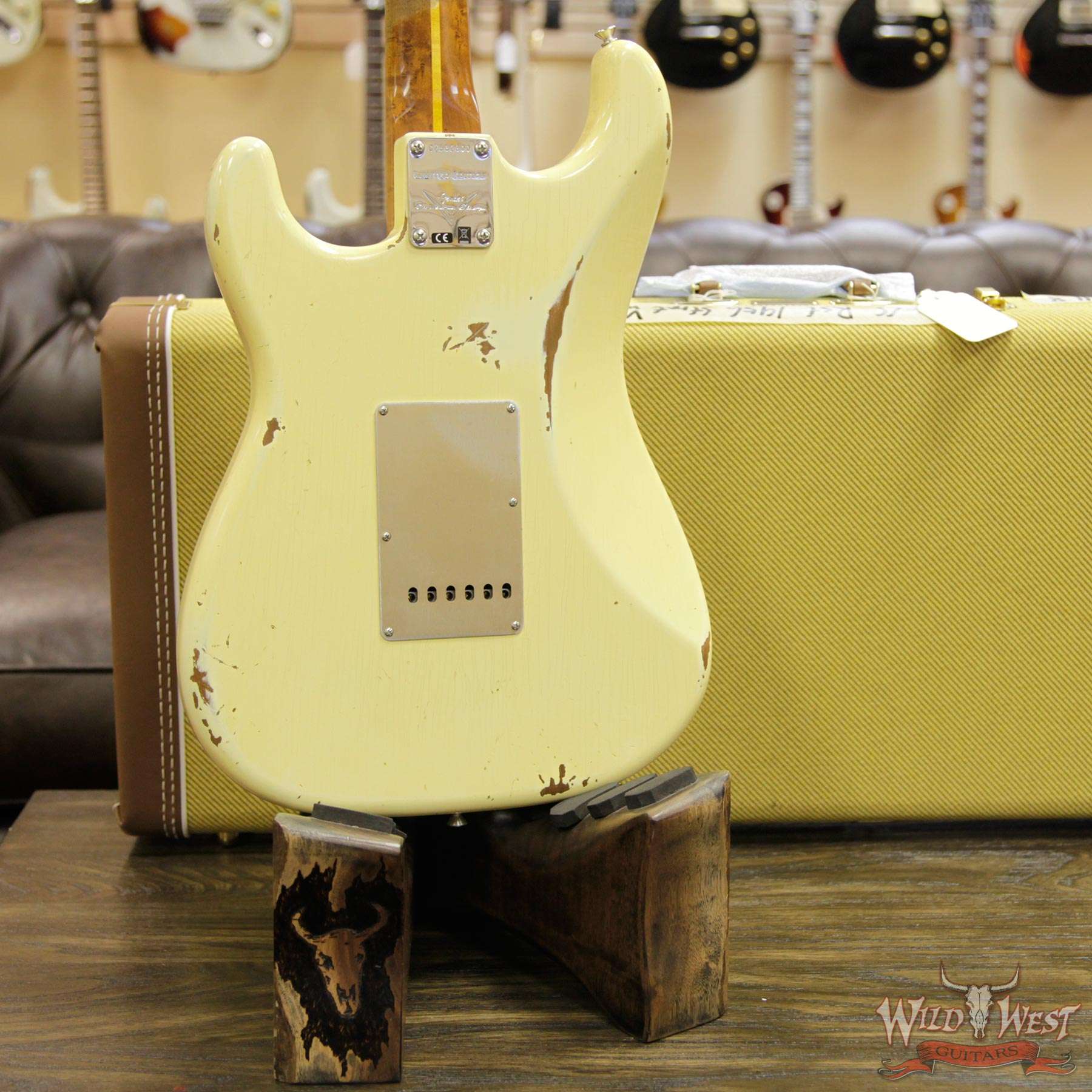 fendercs-1956rststratocaster-avw-cz532800-d4__wwg.jpg NAMM Fender Custom Shop 30th Anniversary LTD 1956 Roasted Stratocaster Relic Aged Vintage White - Image 15