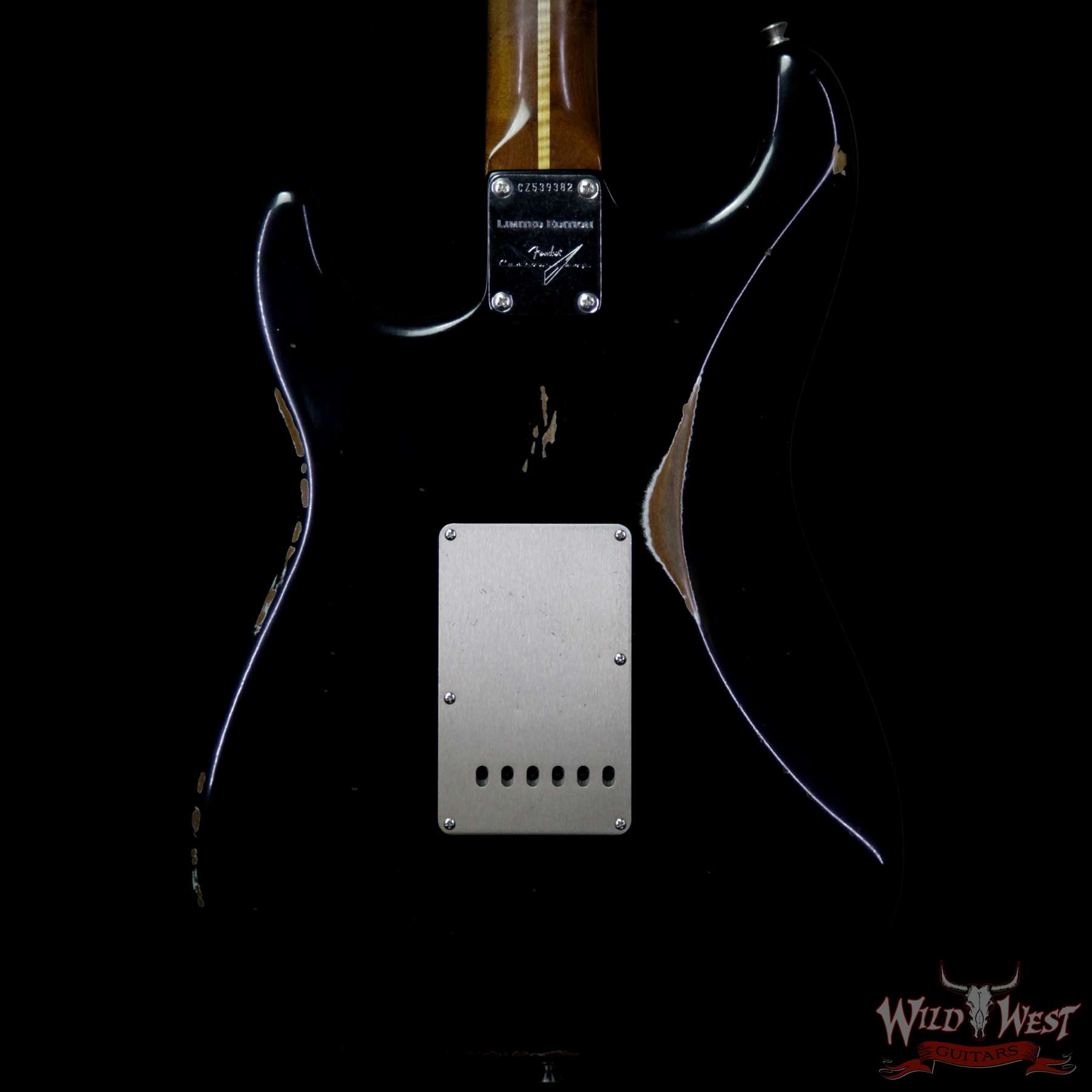 fendercs-1956rststratrelic-cz539382-bb__wwg.jpg Fender Custom Shop 1956 Roasted Stratocaster Relic Birdseye Neck & Fingerboard Aged Black - Image 6