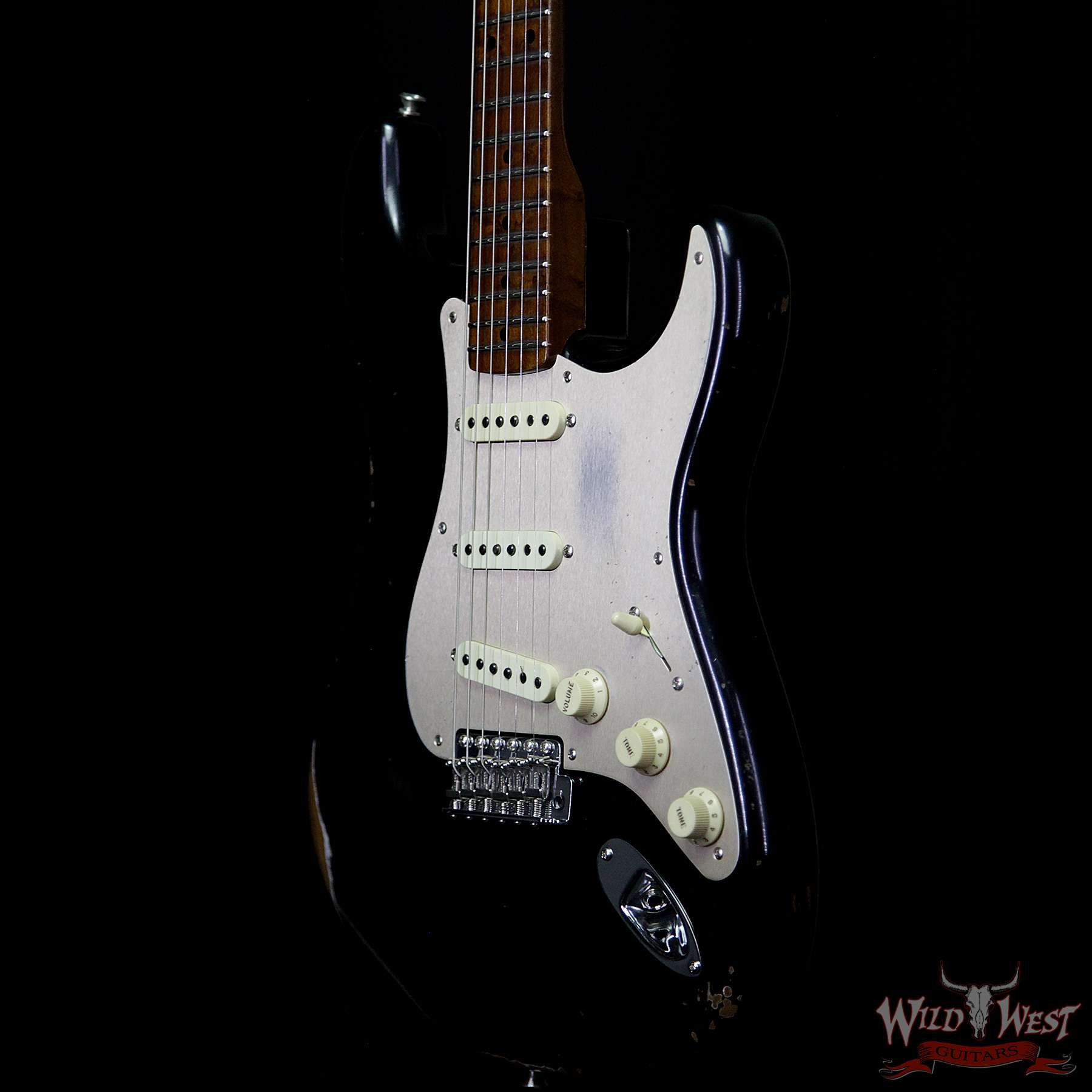 fendercs-1956rststratrelic-cz539382-br__wwg.jpg Fender Custom Shop 1956 Roasted Stratocaster Relic Birdseye Neck & Fingerboard Aged Black - Image 2