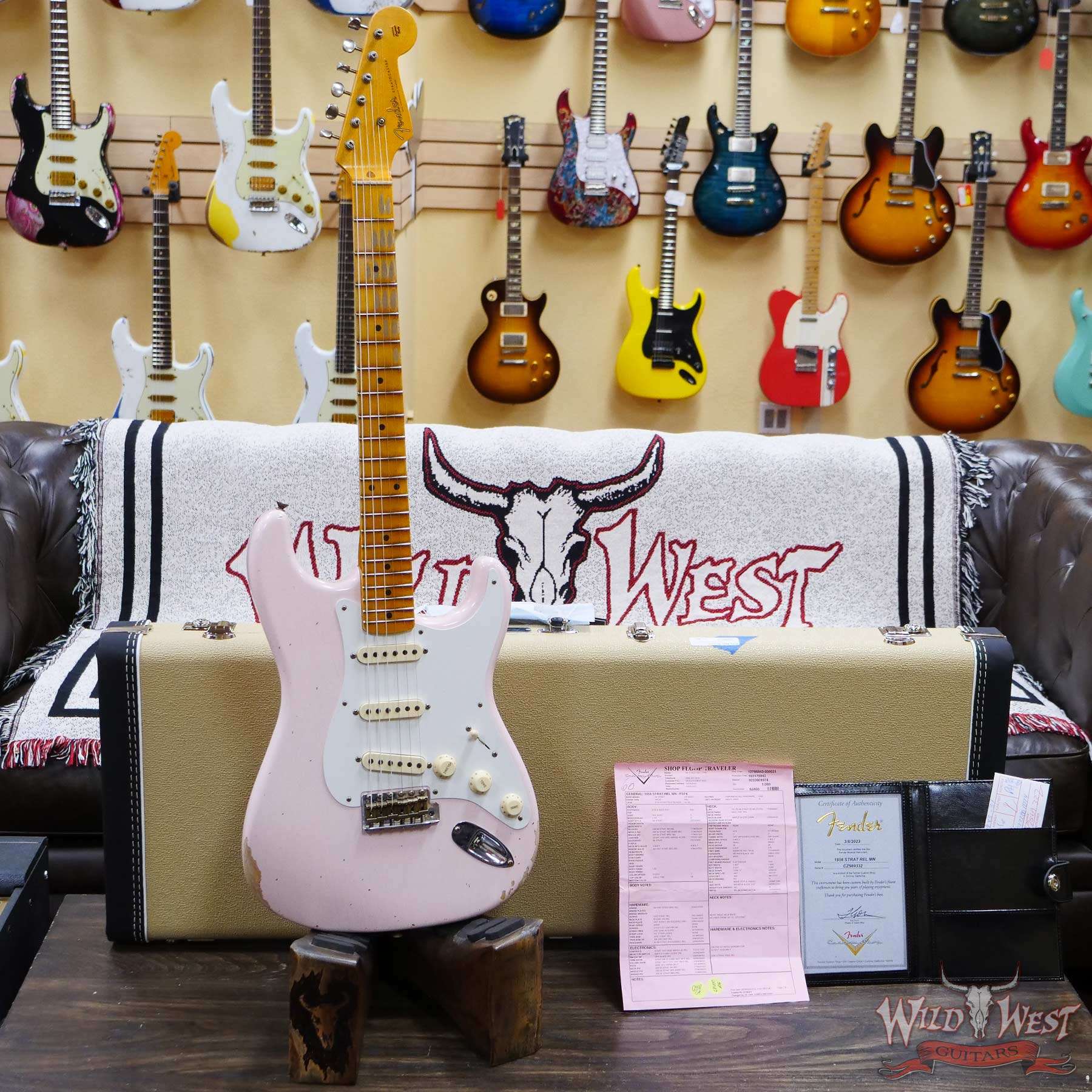 fendercs-1956strat-cz569332-d1__wwg.jpg Fender Custom Shop 1956 Stratocaster Hand-Wound Pickups Relic Faded Shell Pink - Image 6