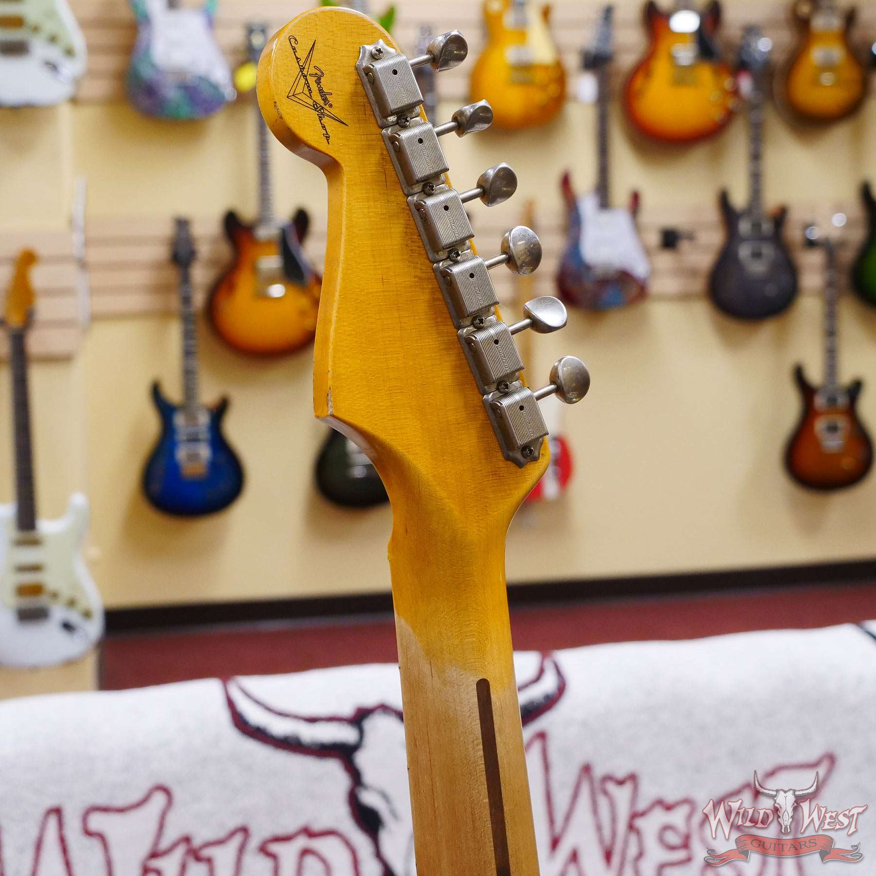 fendercs-1957strat-cz565768-d6__wwg.jpg Fender Custom Shop ‘57 1957 Stratocaster Hand-Wound Pickups Relic Wide-Fade 2-Color Sunburst - Image 11