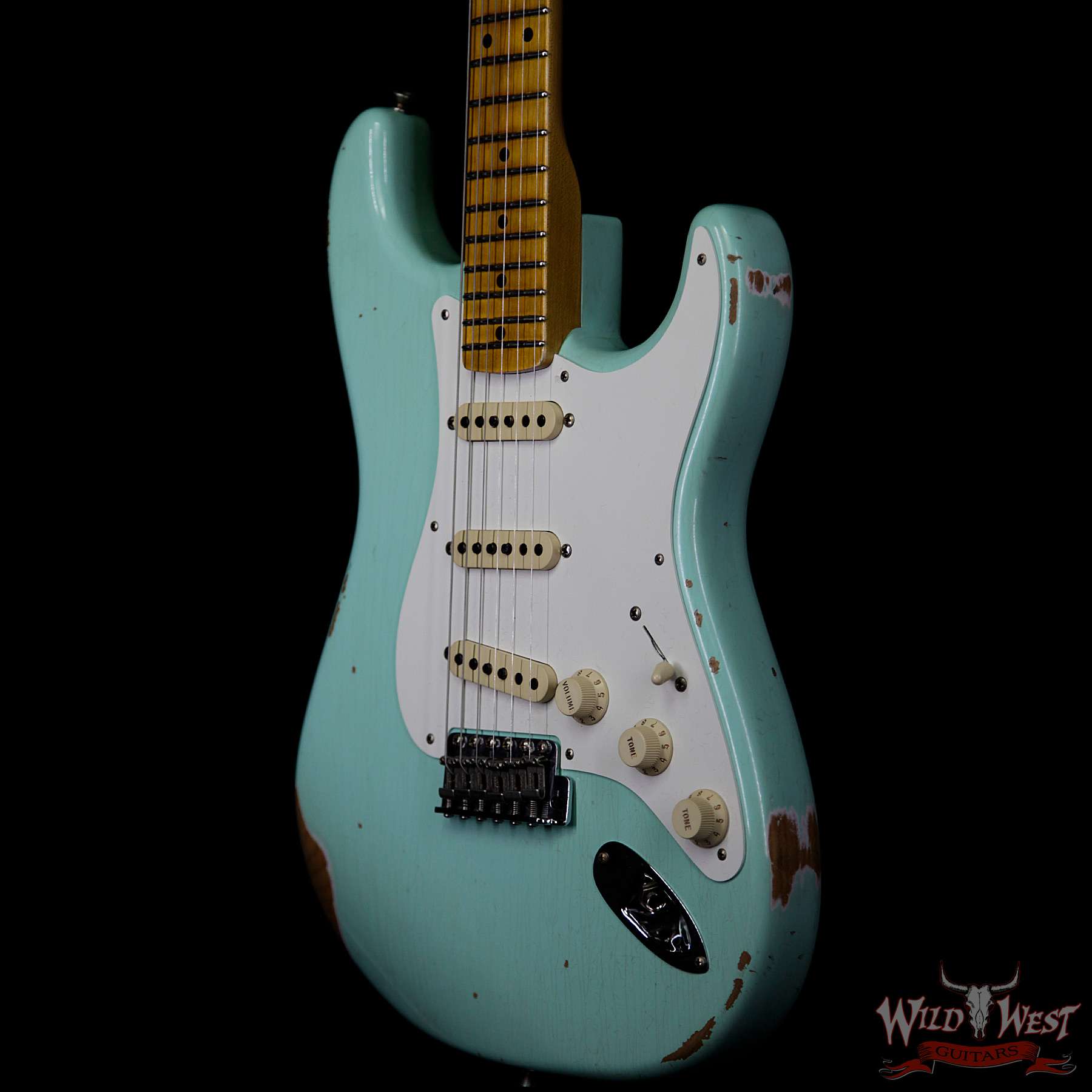 fendercs-1957strathr-sfg-r95726-br__wwg.jpg Fender Custom Shop 1957 Stratocaster Relic Maple Neck Surf Green - Image 2