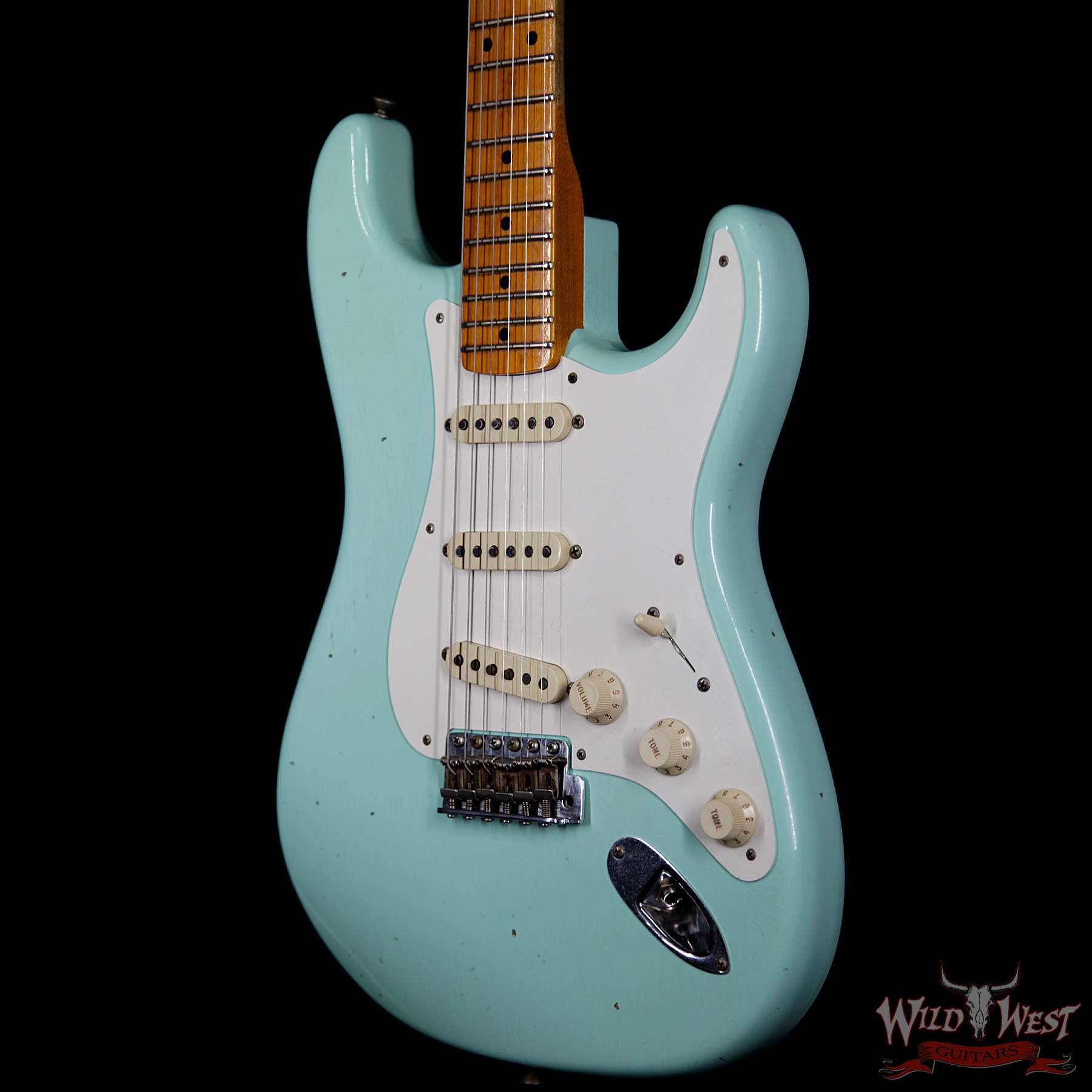 fendercs-1957stratrelic-sfg-r95701-br__wwg.jpg Fender Custom Shop 1957 Stratocaster Relic Maple Neck Surf Green - Image 2