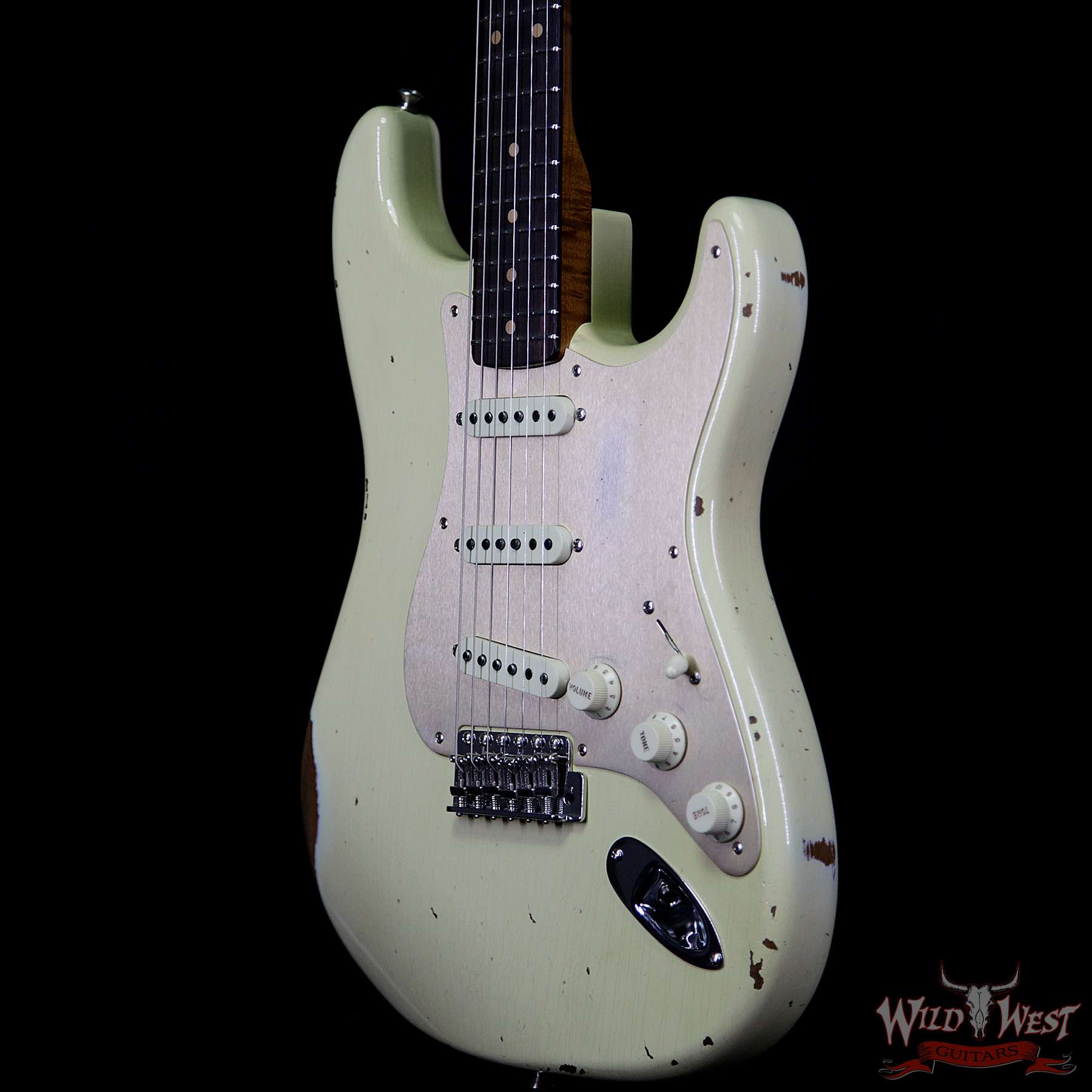 fendercs-1960rststrat-aow-cz539865-br__wwg.jpg Fender Custom Shop 1960 Roasted Stratocaster Relic AAA Birdseye Maple Neck 3A Rosewood Slab Board Aged Vintage White - Image 2